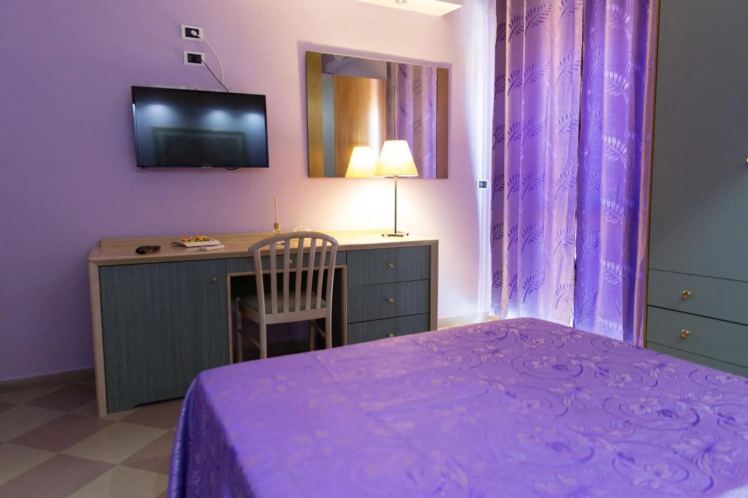 Photo of the whole room in Maximo Hotel