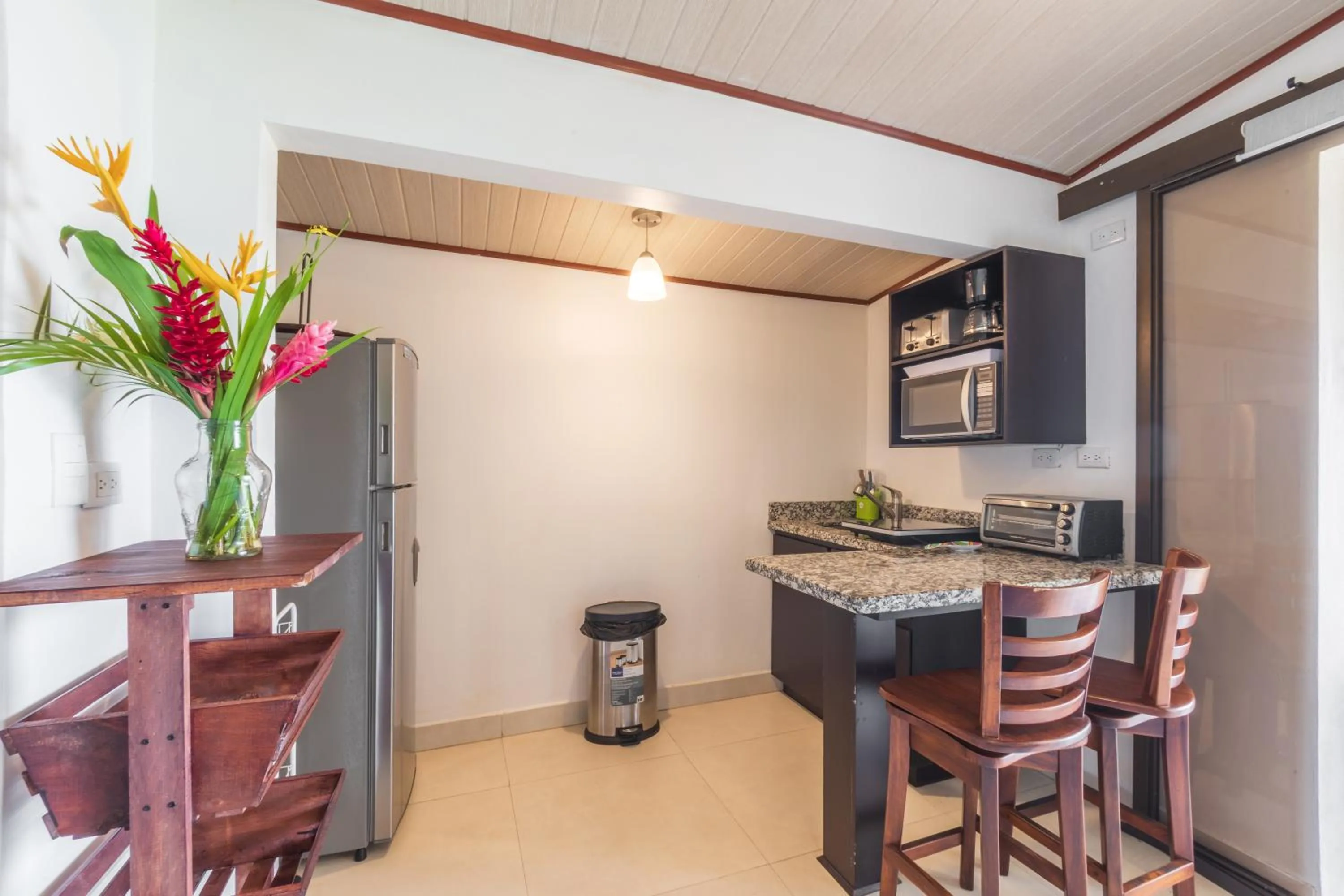 Kitchen or kitchenette in Hotel Villas de la Selva