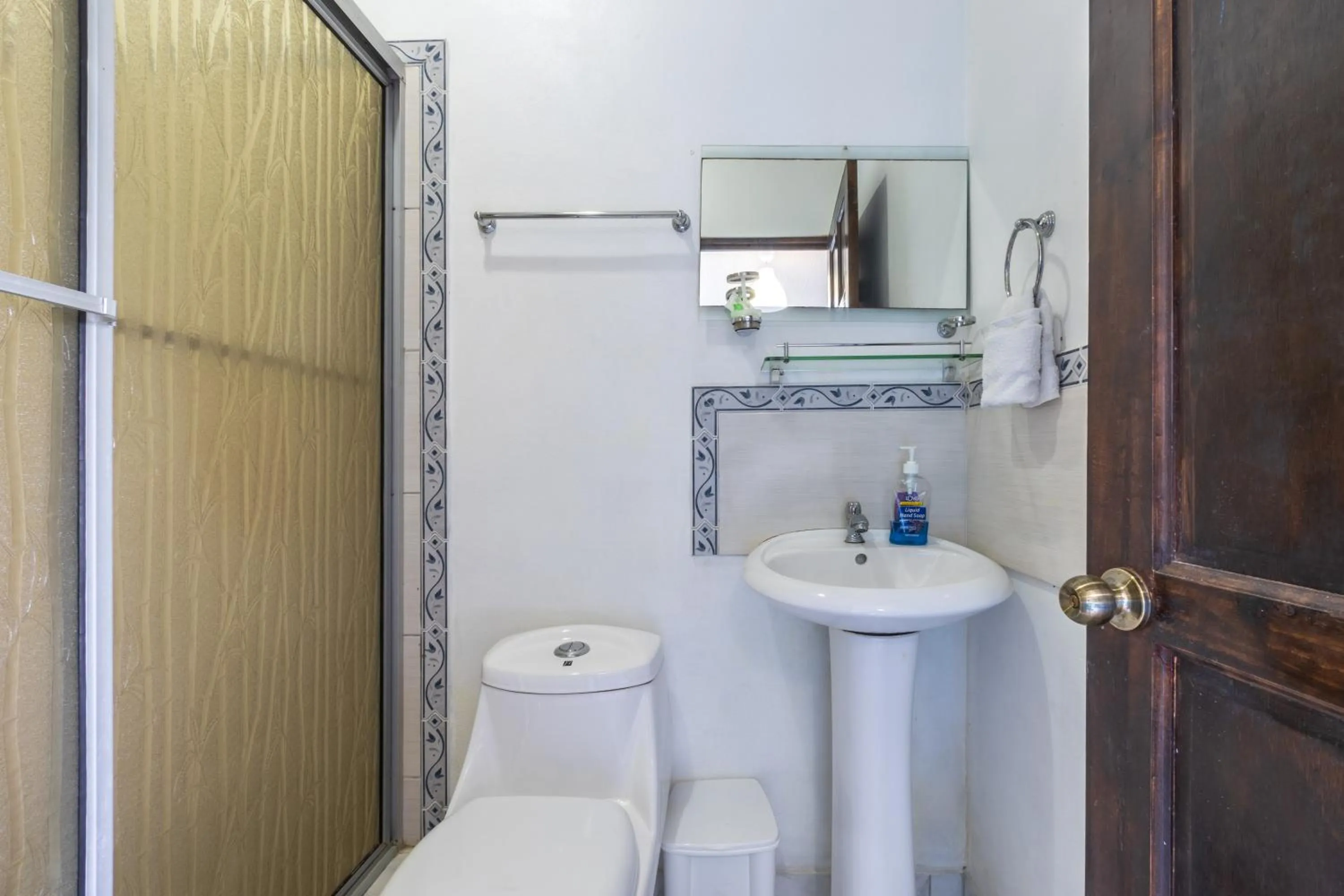 Shower in Hotel Villas de la Selva