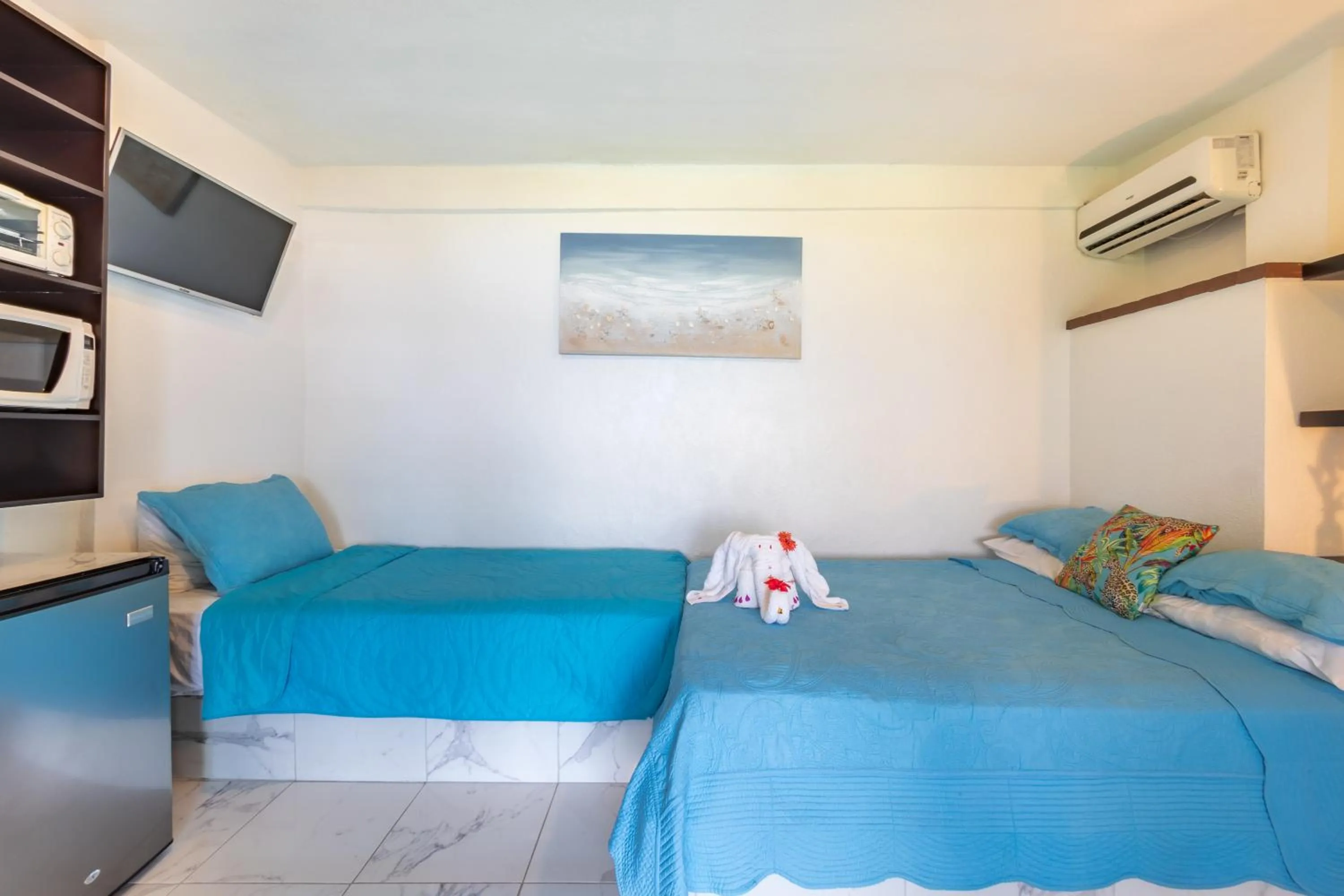 Photo of the whole room, Bed in Hotel Villas de la Selva