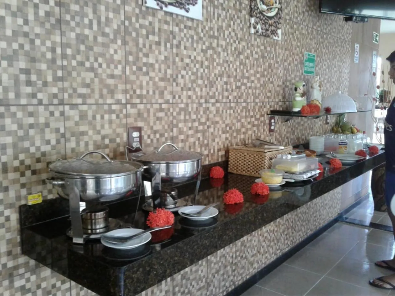 Buffet breakfast in Pousada Paraíso das Palmeiras