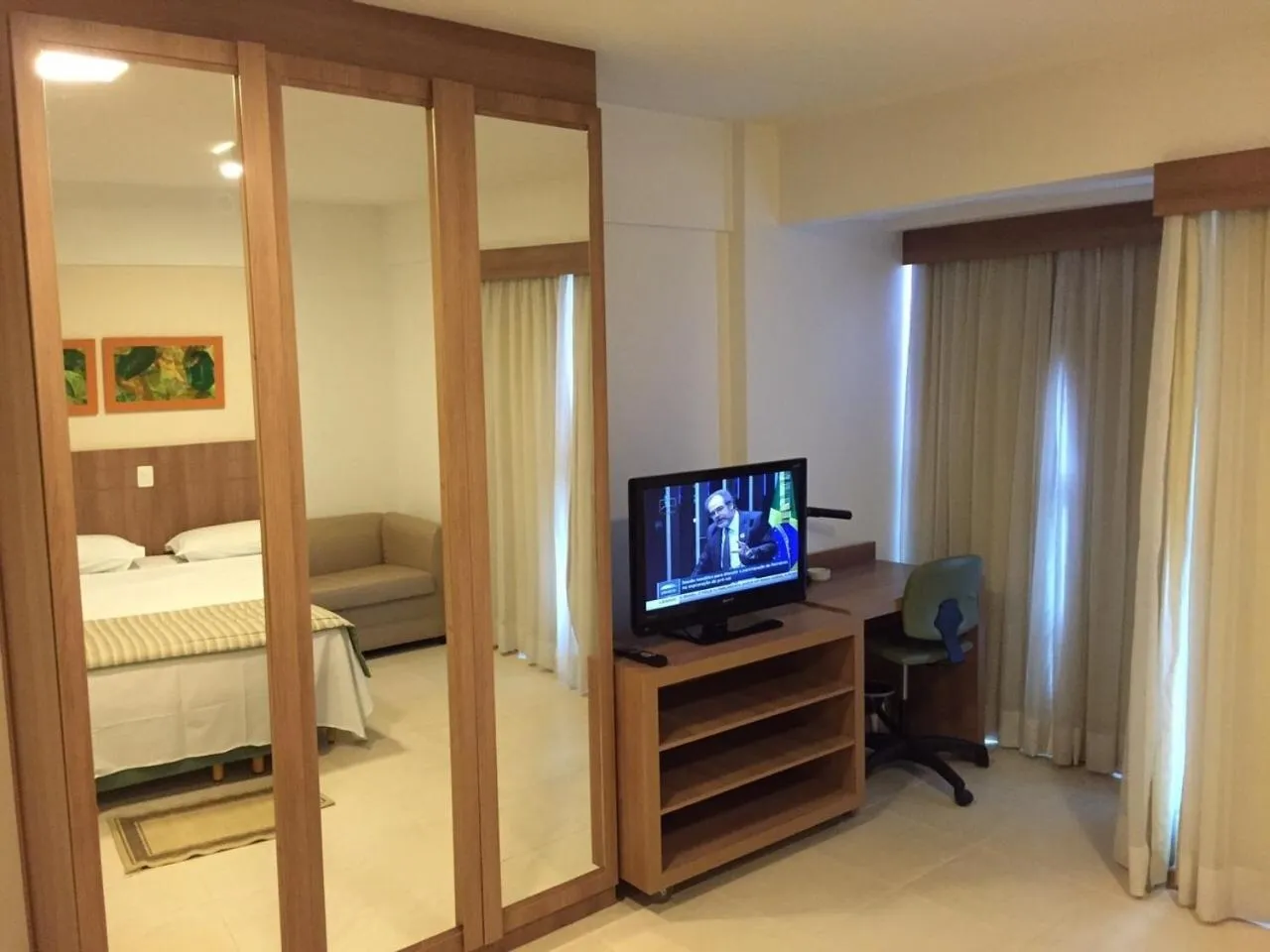 Bedroom, Bed in Flat Brasília - Setor Hoteleiro Norte