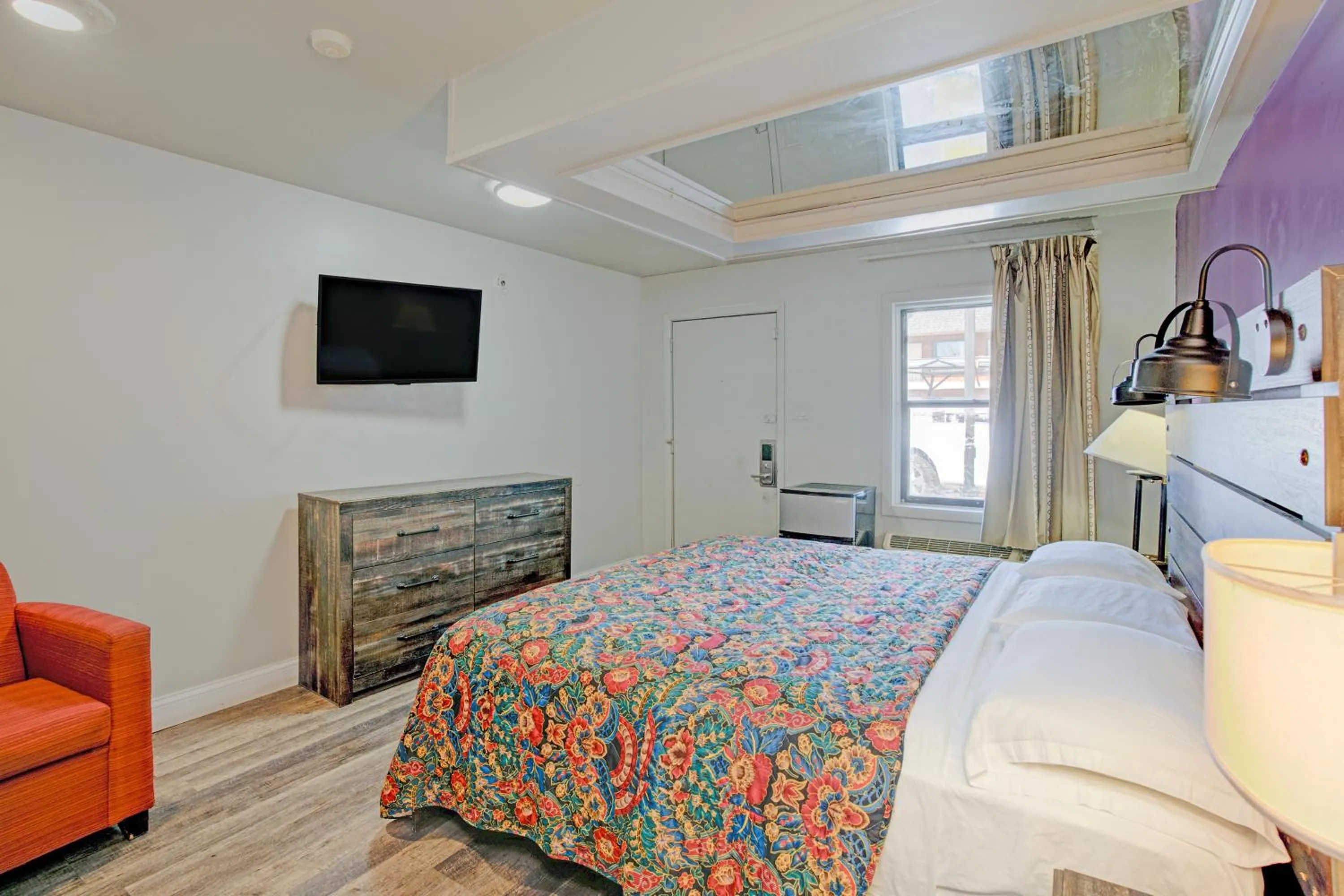 Bedroom, Bed in Hotel O Miami Inn & Suites Chicago Midway Airport