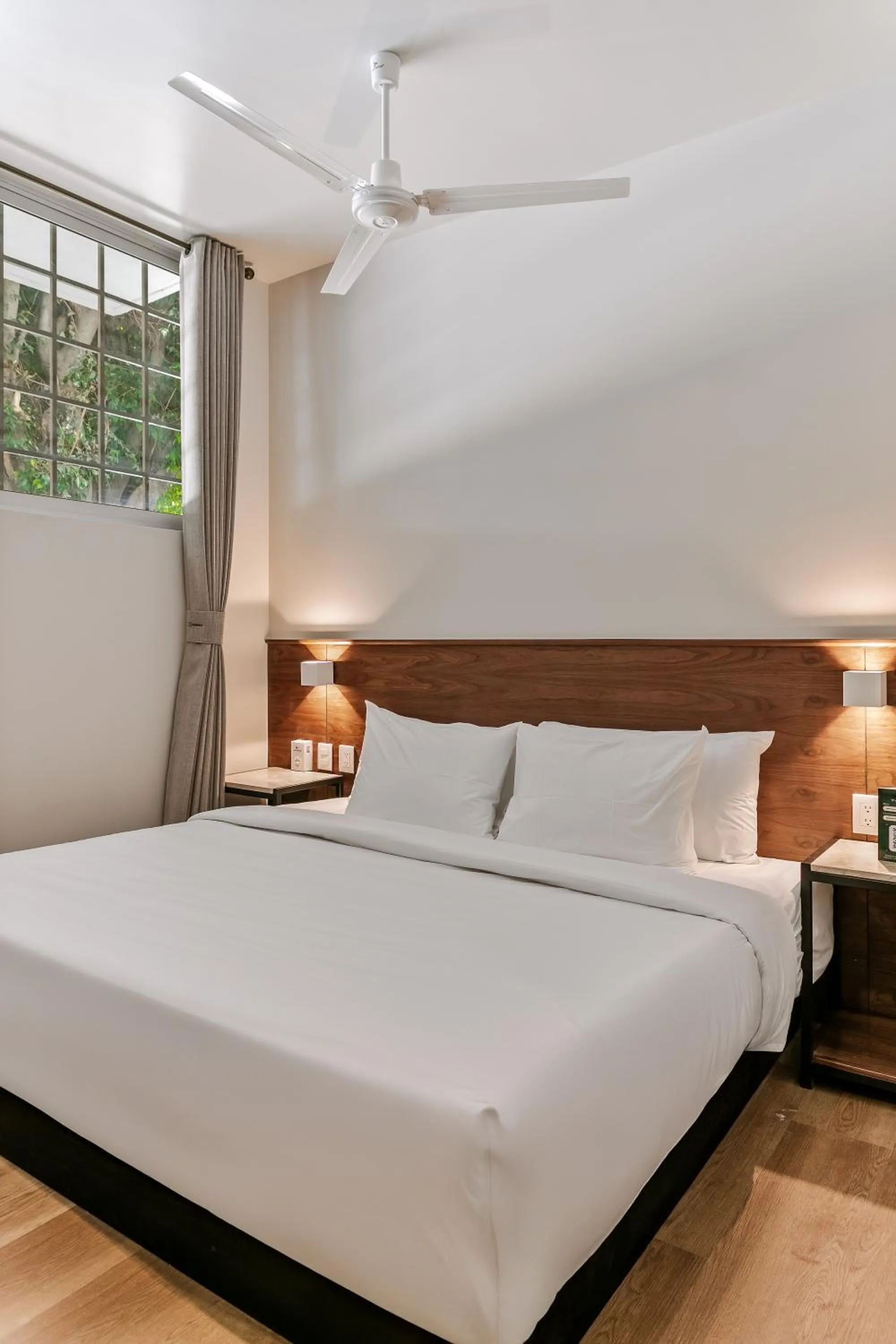 Bedroom, Bed in Wenceslao By Homirent