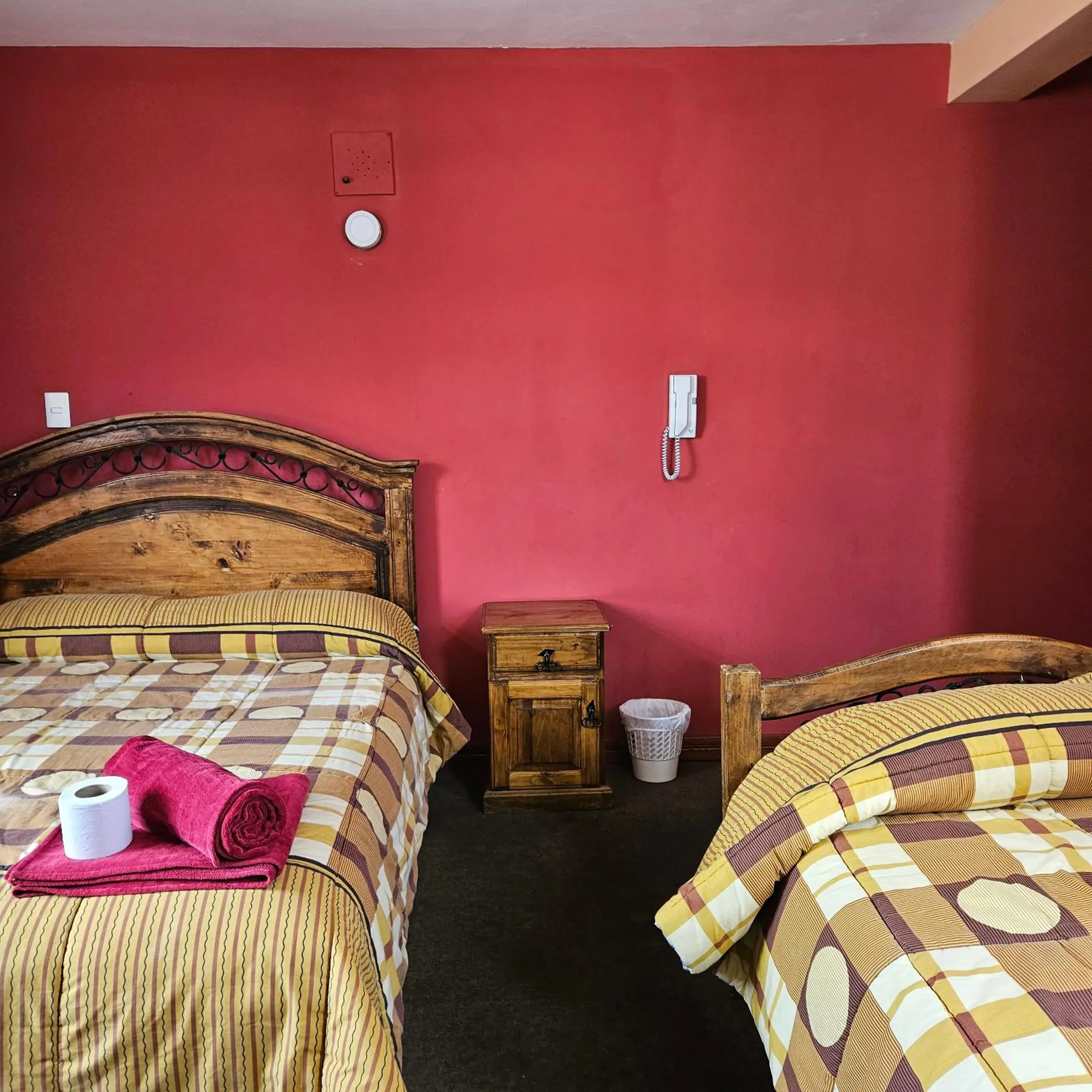 Standard Twin Room in Bolivian Heights Hostel Standard Twin Room in Bolivian Heights Hostel