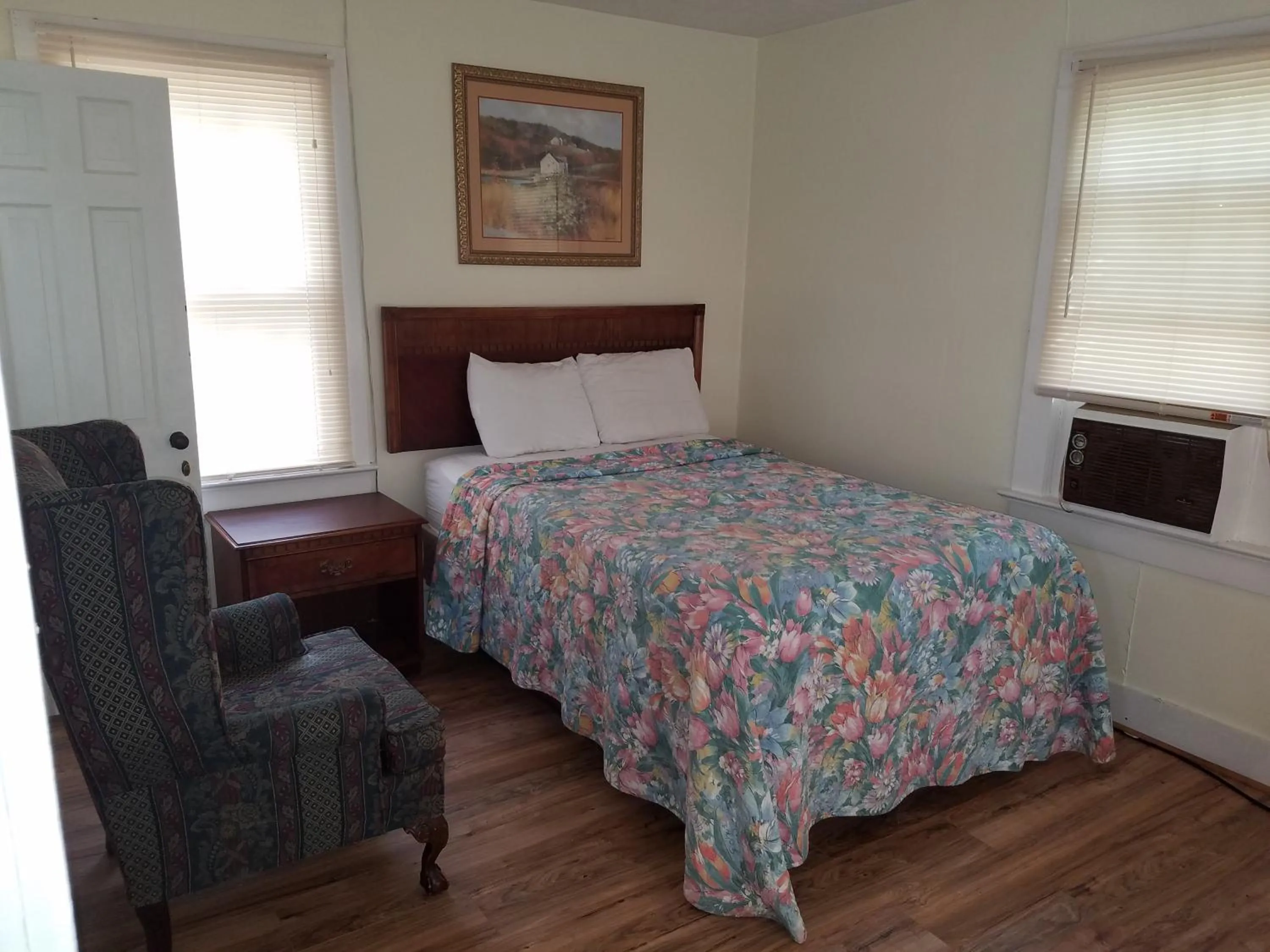 Bed in A Sapphire Inn