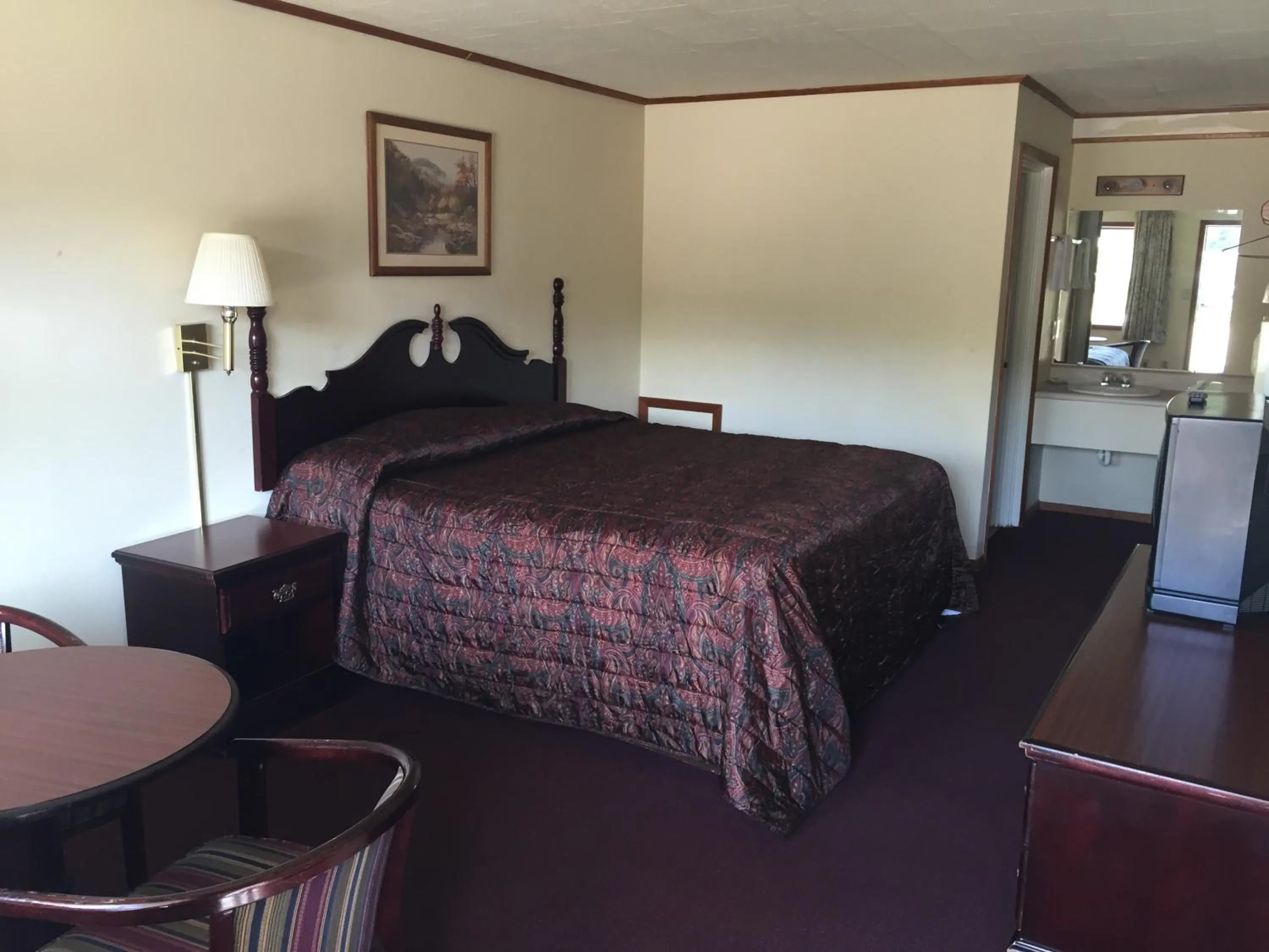 Bedroom, Bed in A Sapphire Inn