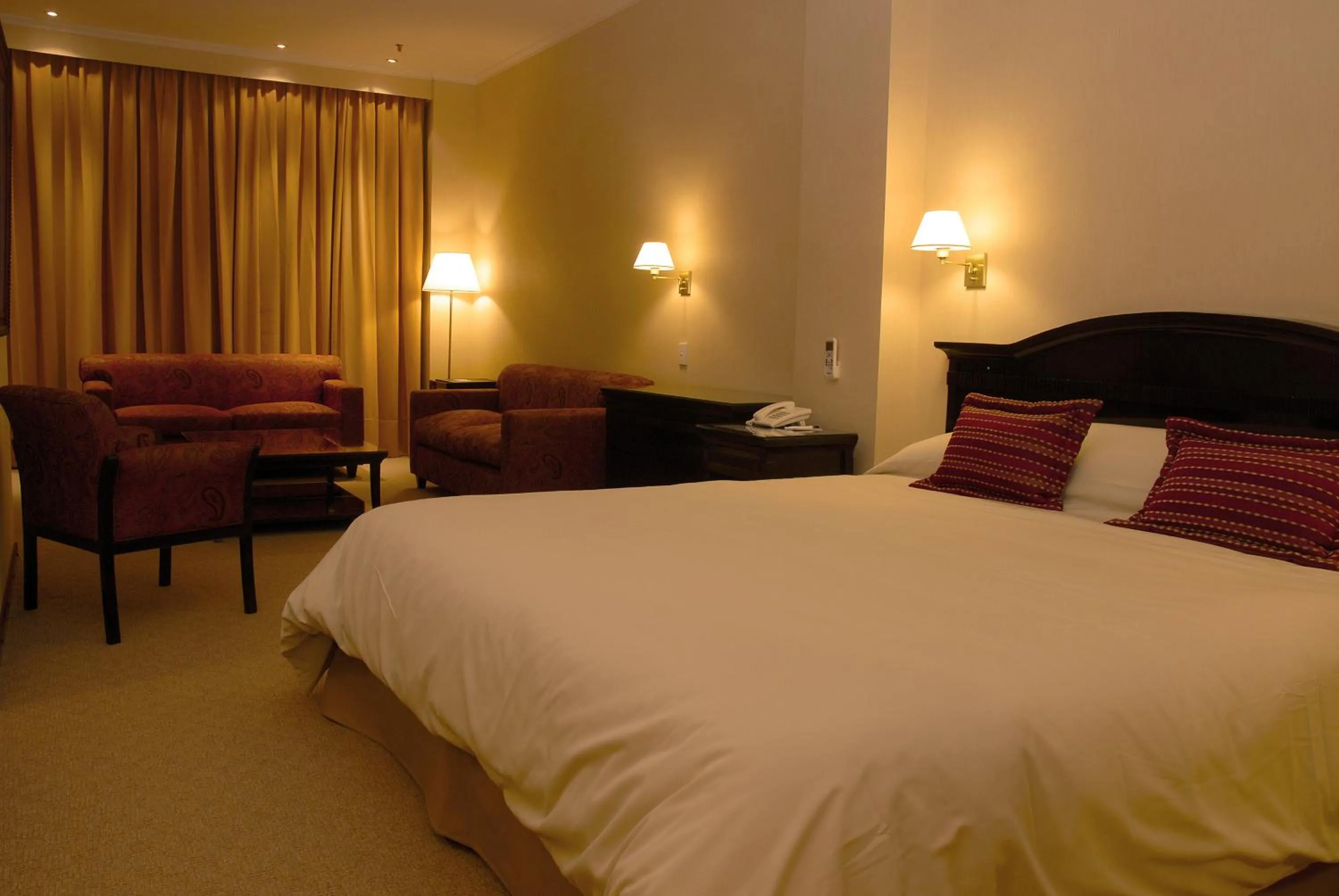 Photo of the whole room, Bed in Status Hotel