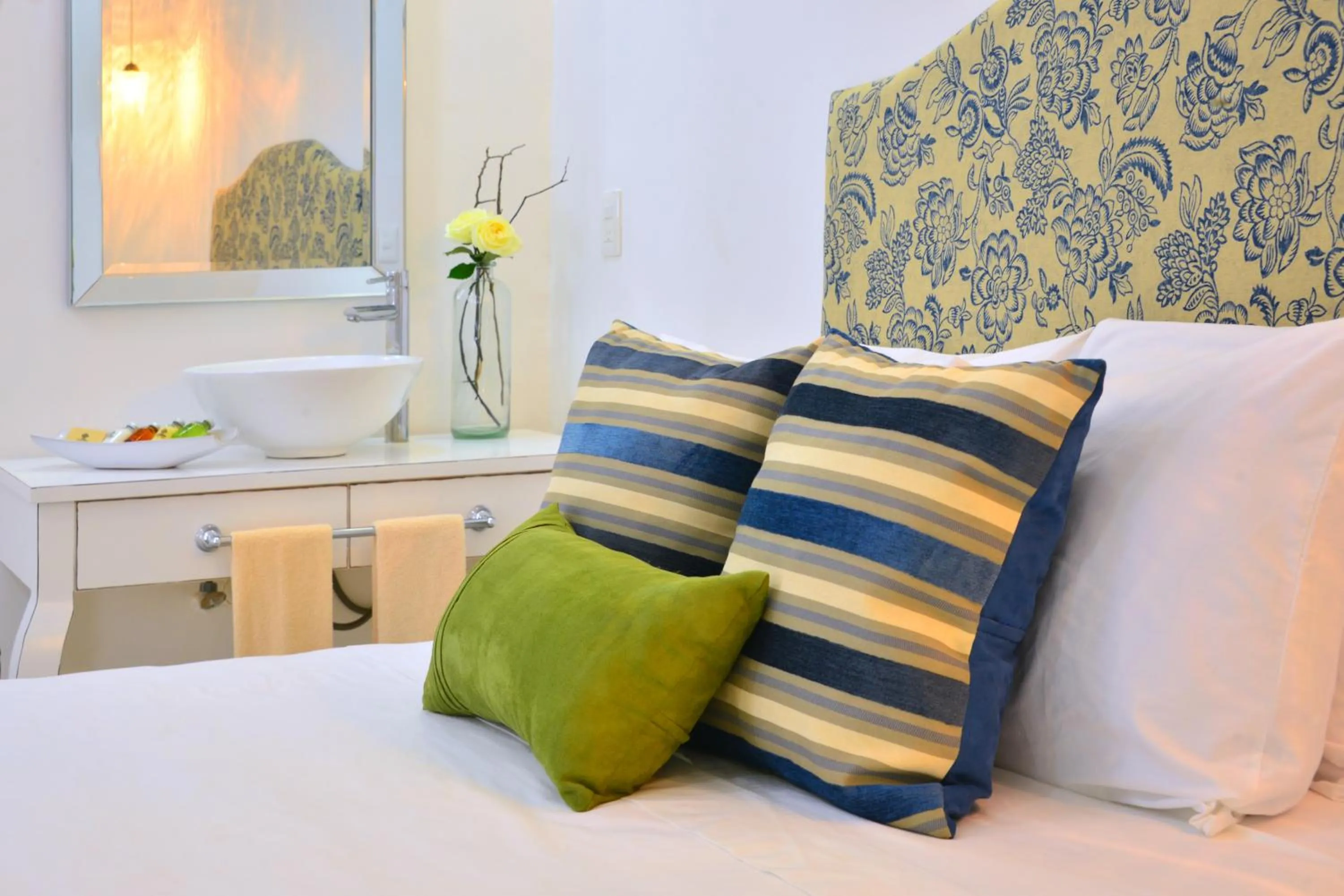 Decorative detail, Bed in Unic Design Hotel & Restaurant- 5th Avenue