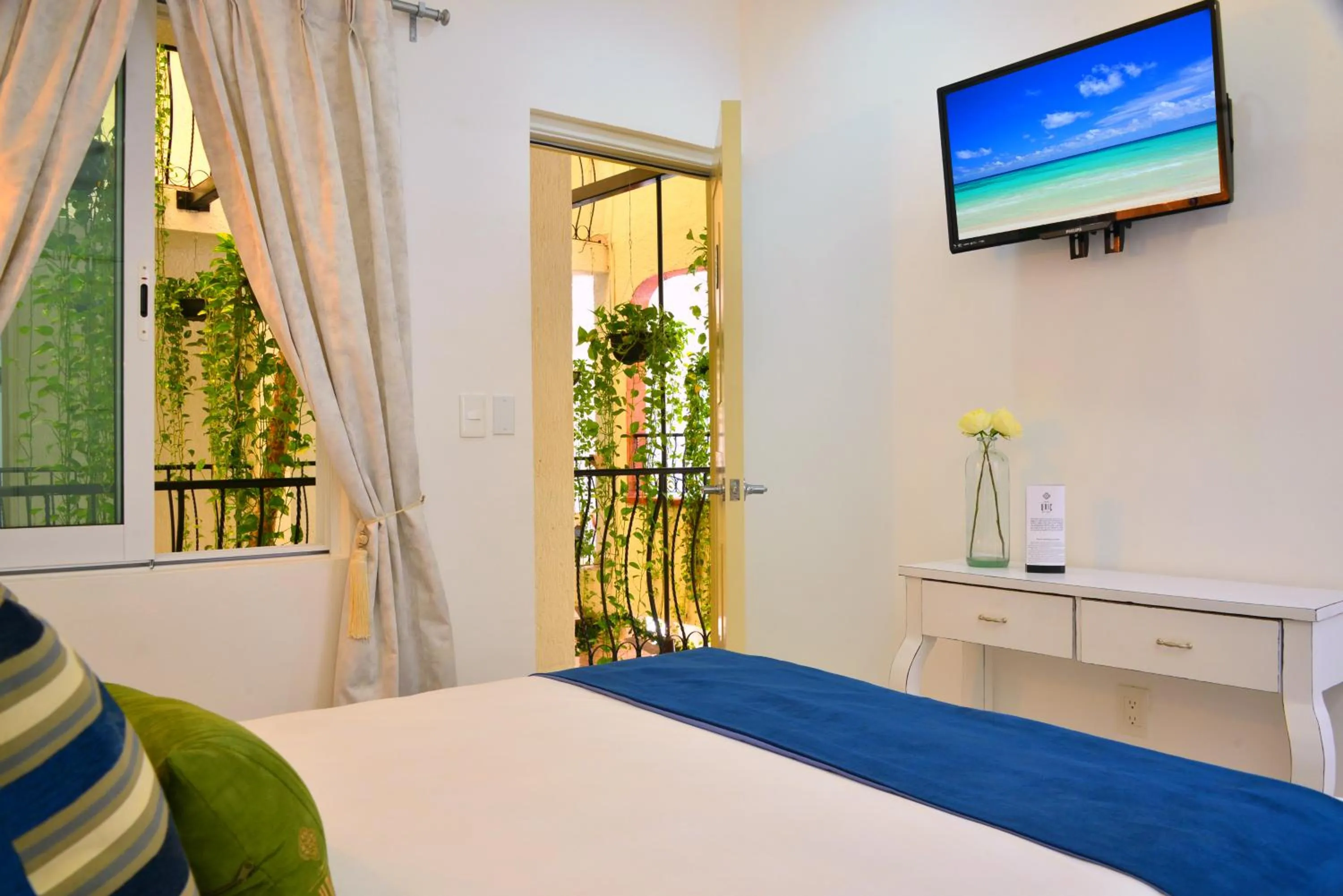 Other, Bed in Unic Design Hotel & Restaurant- 5th Avenue