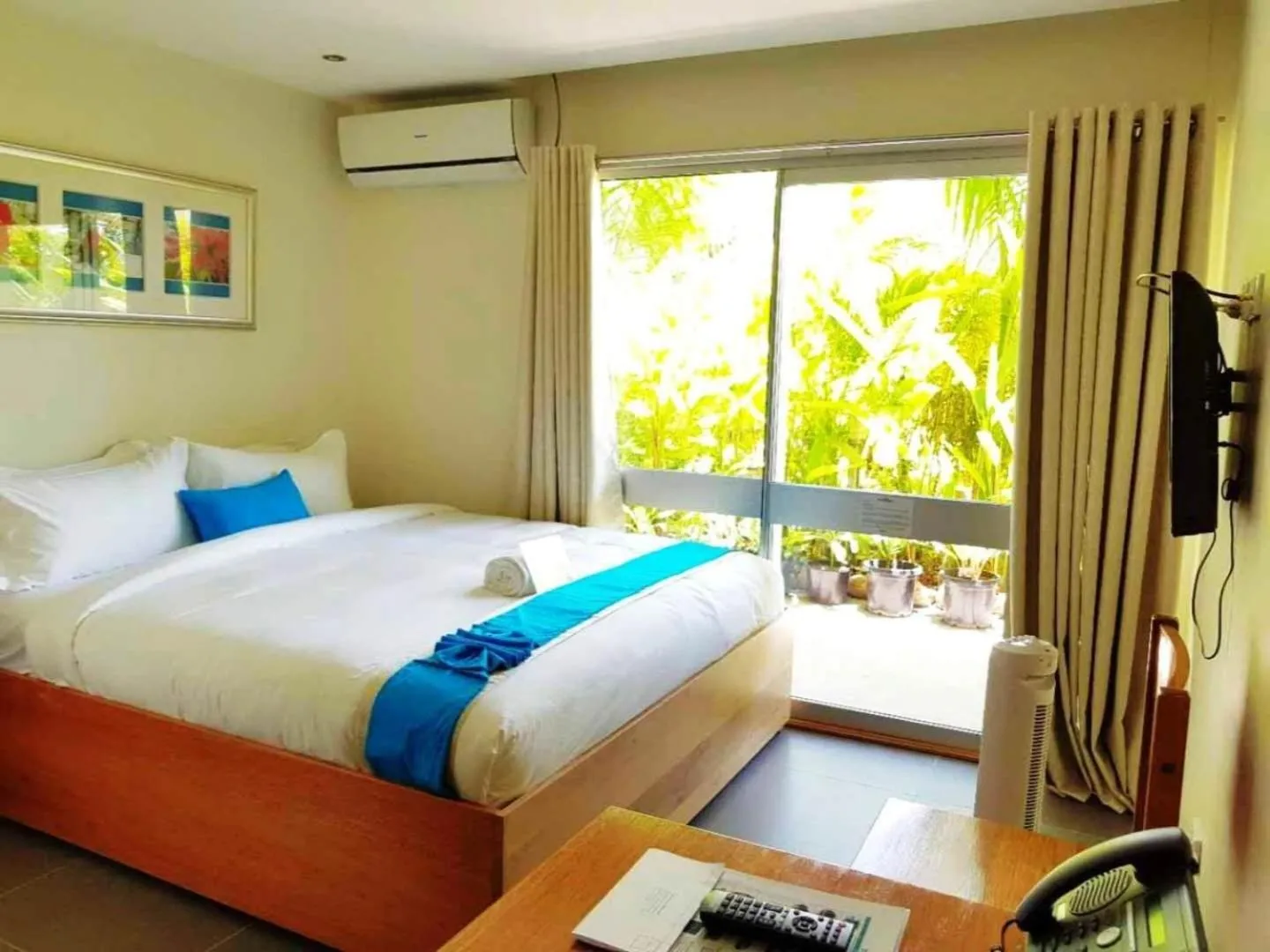 Bed in The Sanctuary Hotel Resort Spa