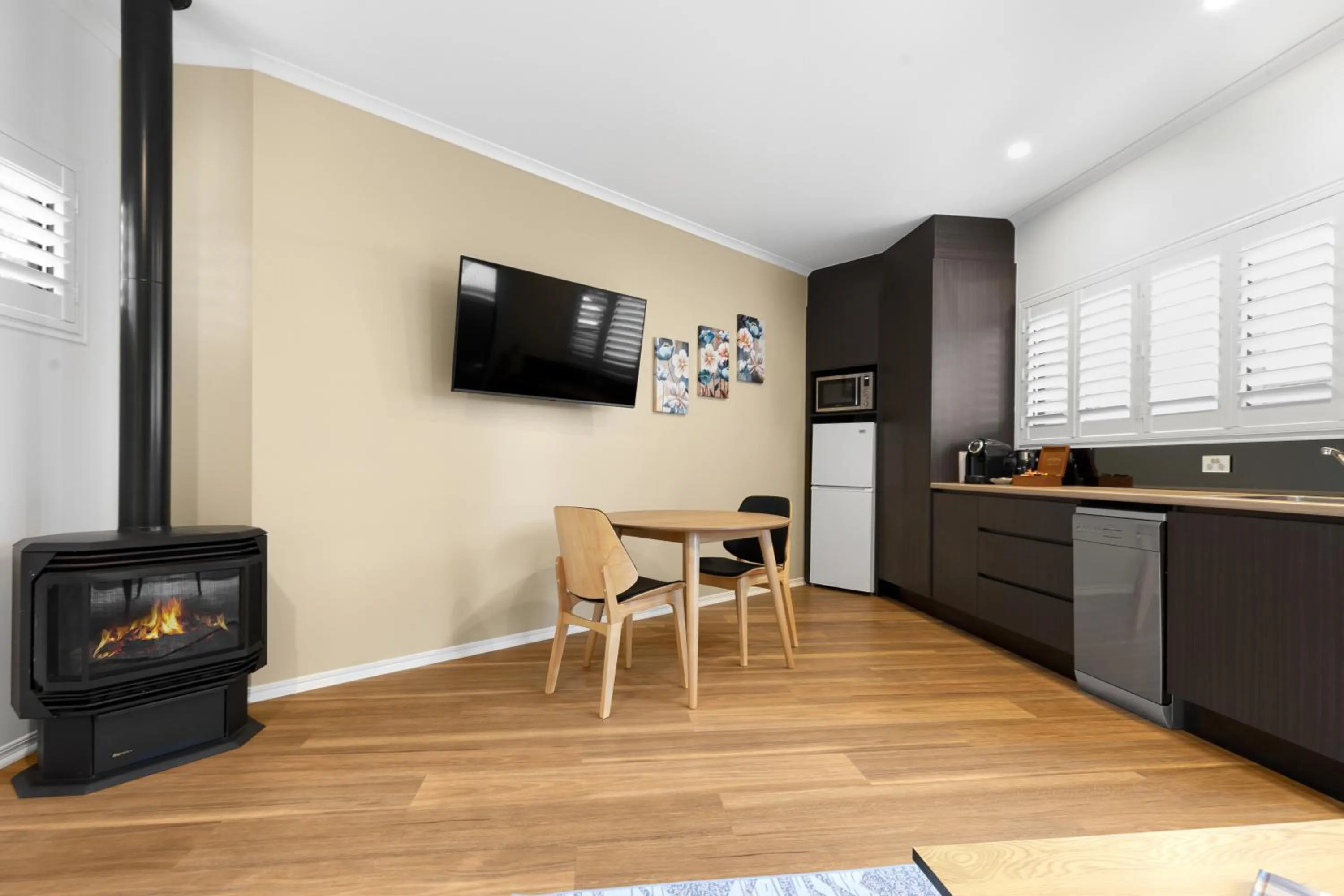 Kitchen or kitchenette in Jandar Retreat Maleny