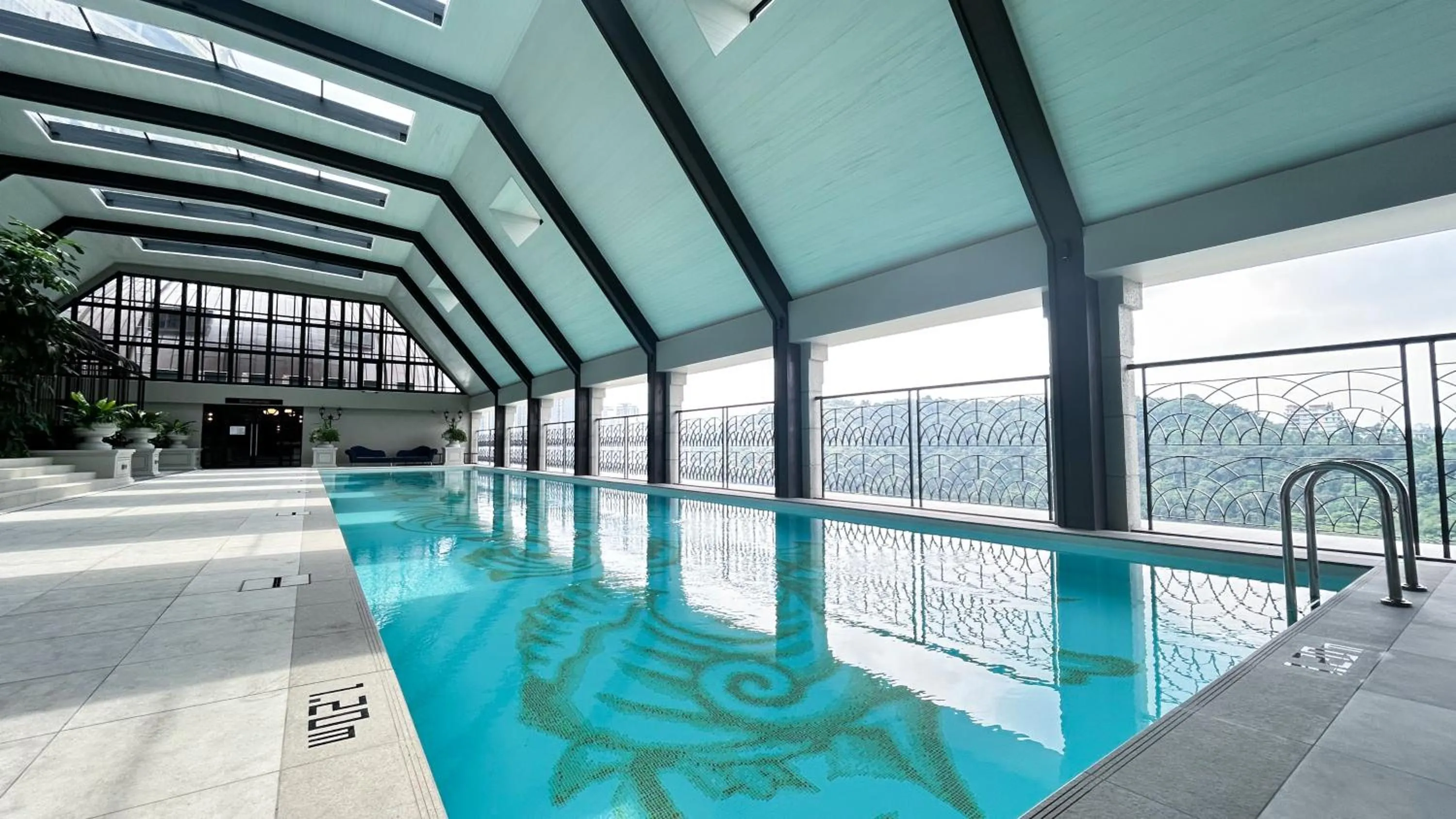 Swimming pool in The Paxtonz by Manhattan Group