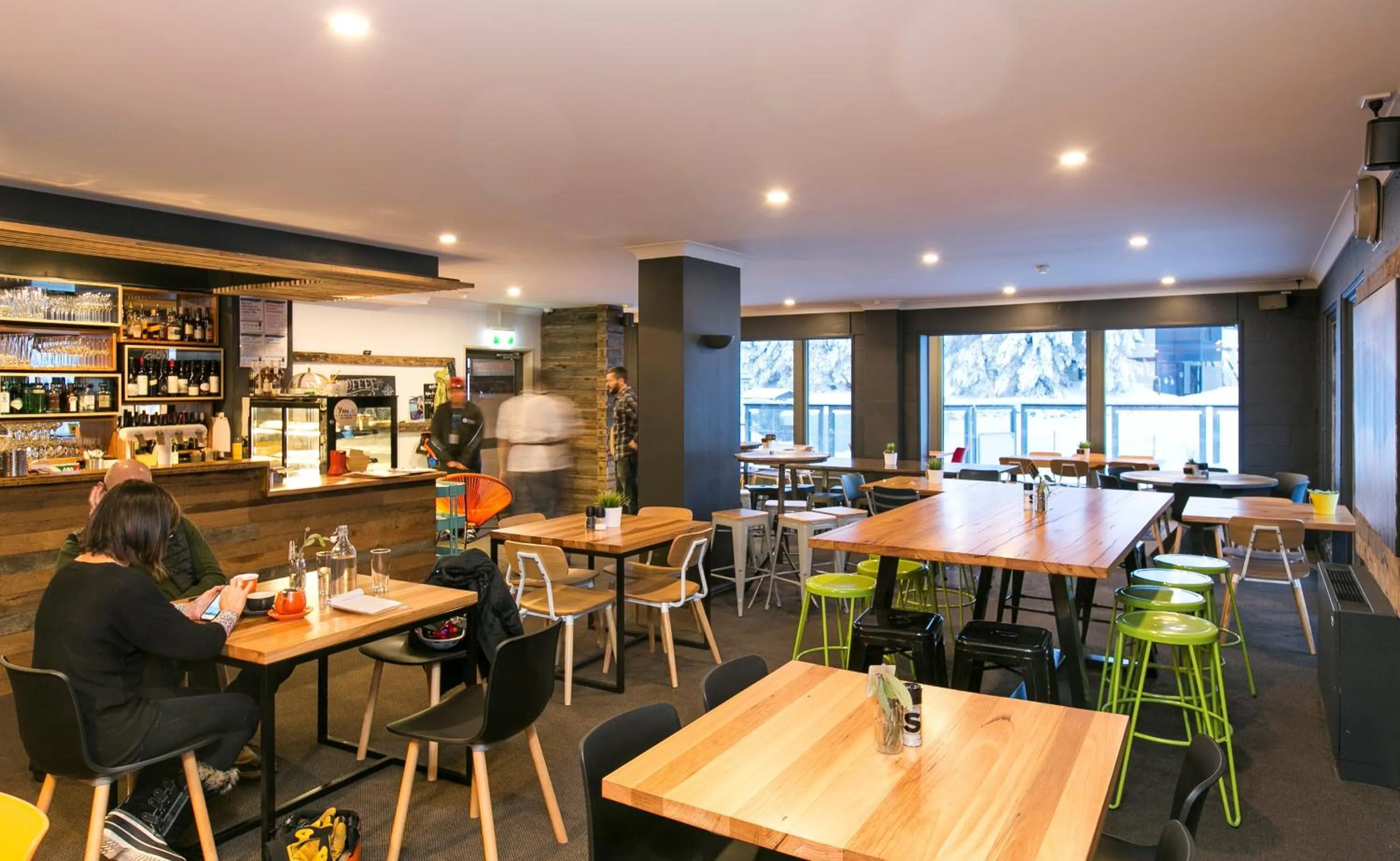 Restaurant/places to eat in Altitude Apartments
