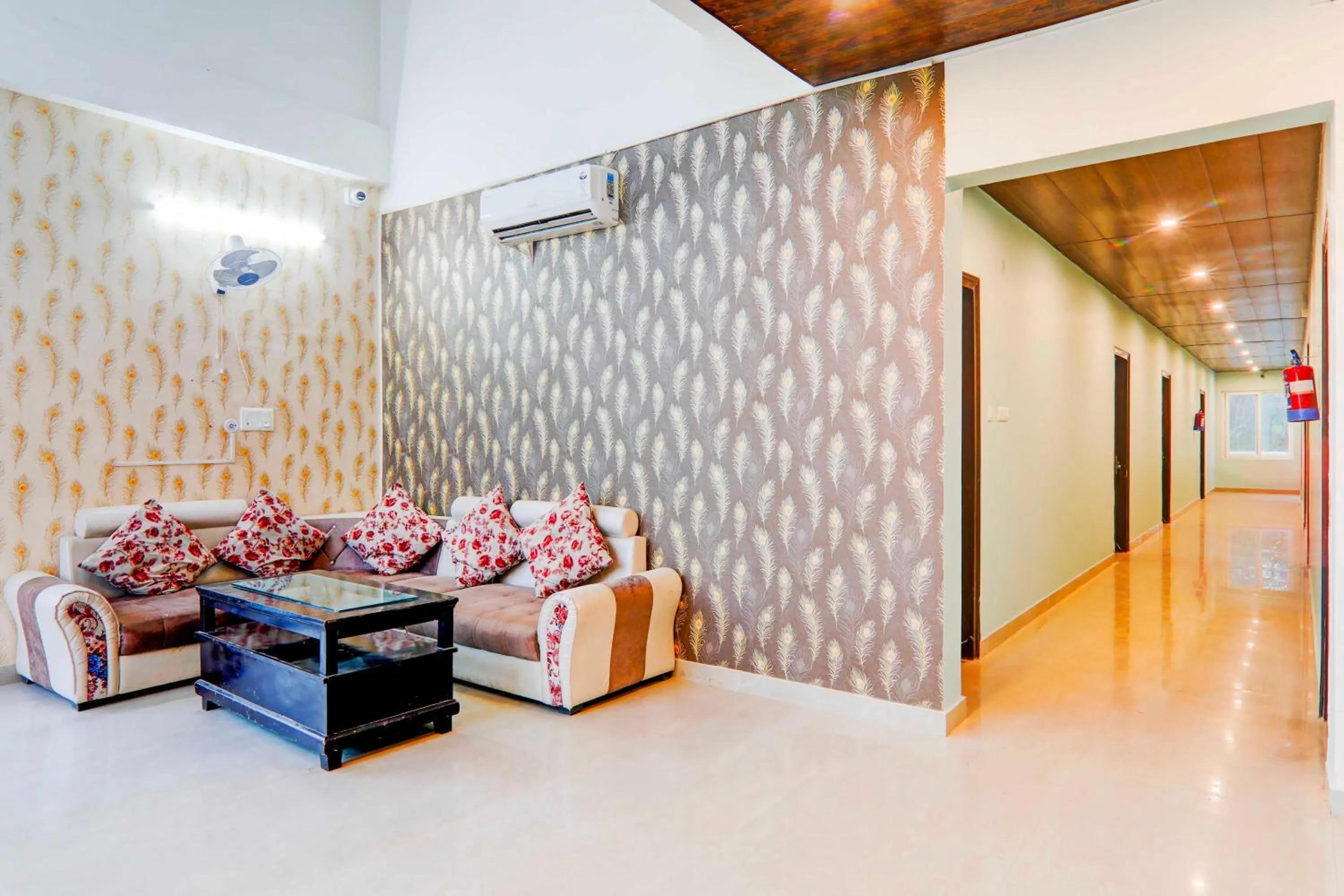 Lobby or reception in Collection O Malhaur Railway Station