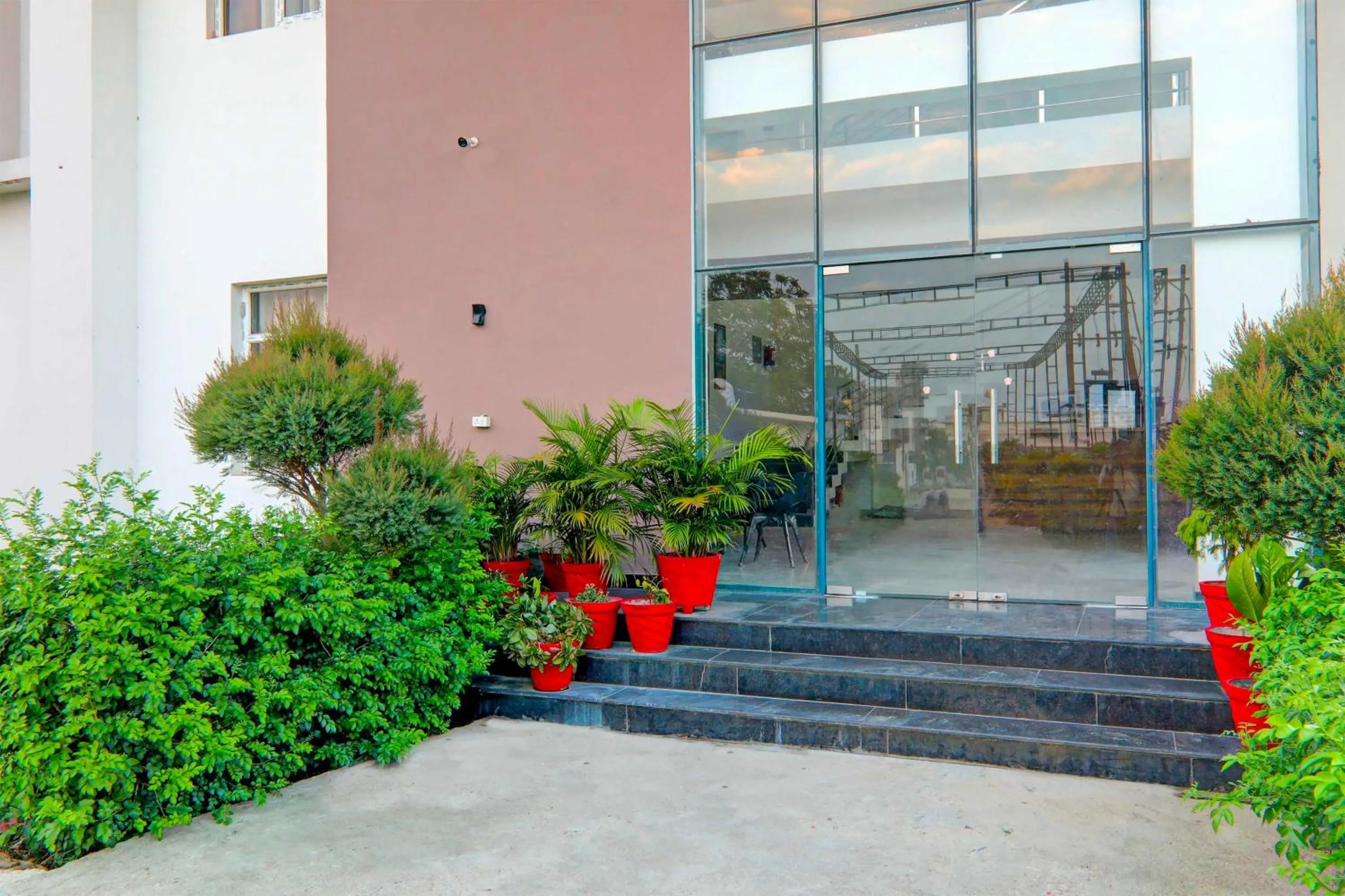 Facade/entrance in Collection O Malhaur Railway Station