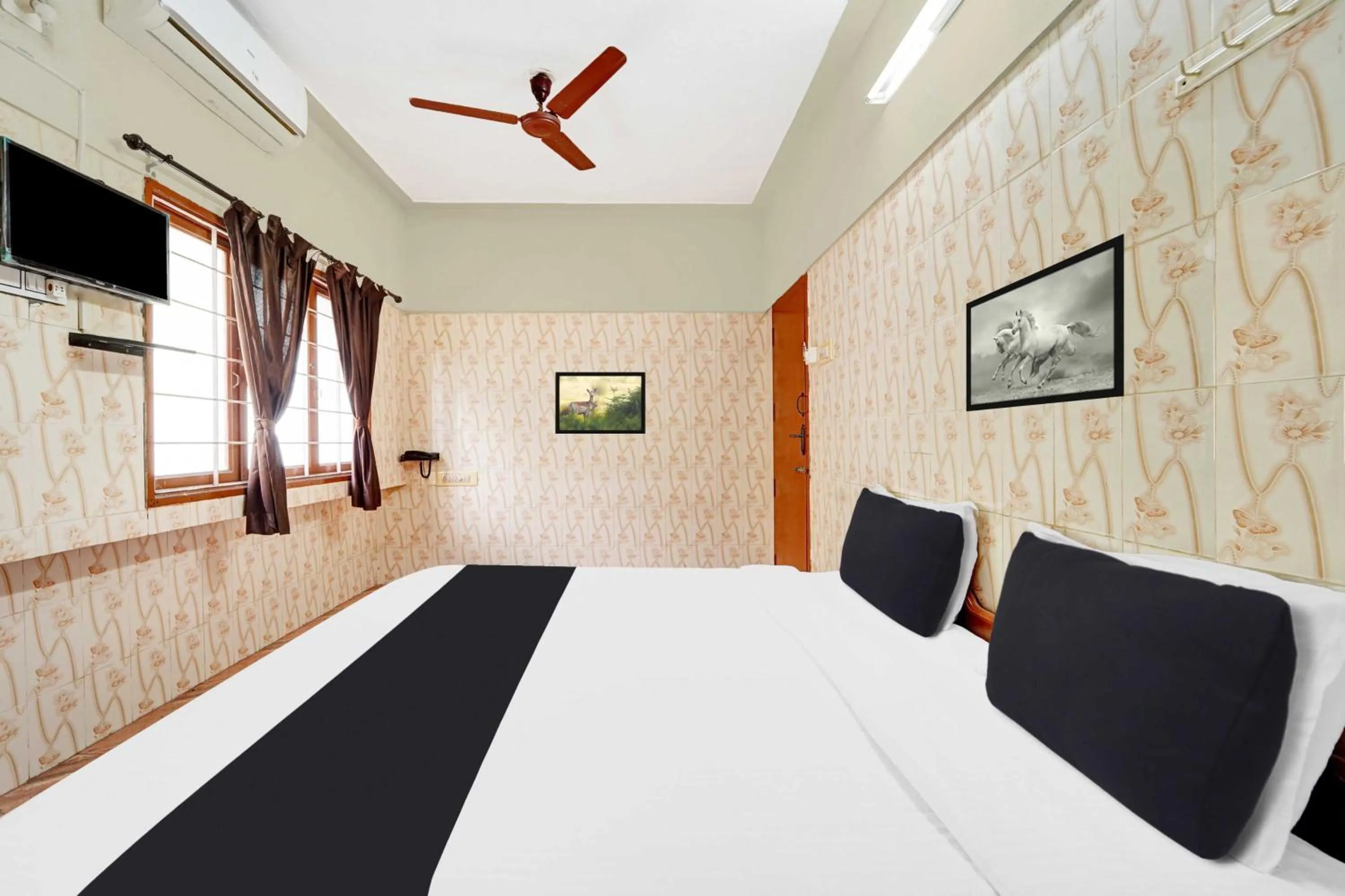 Bedroom, Bed in Collection O Central Railway Station Tiruppur
