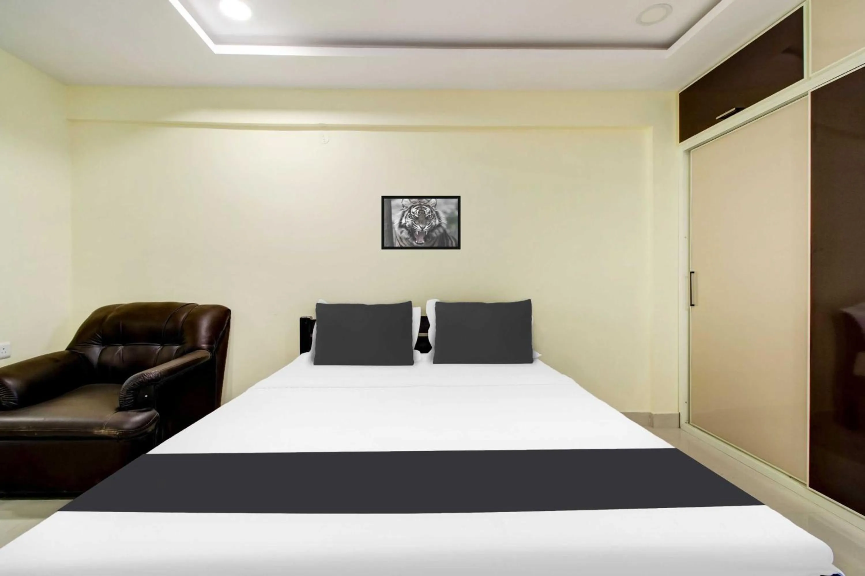 Bedroom, Bed in Collection O Visakhapatnam Government Institute of Chemical Engineering