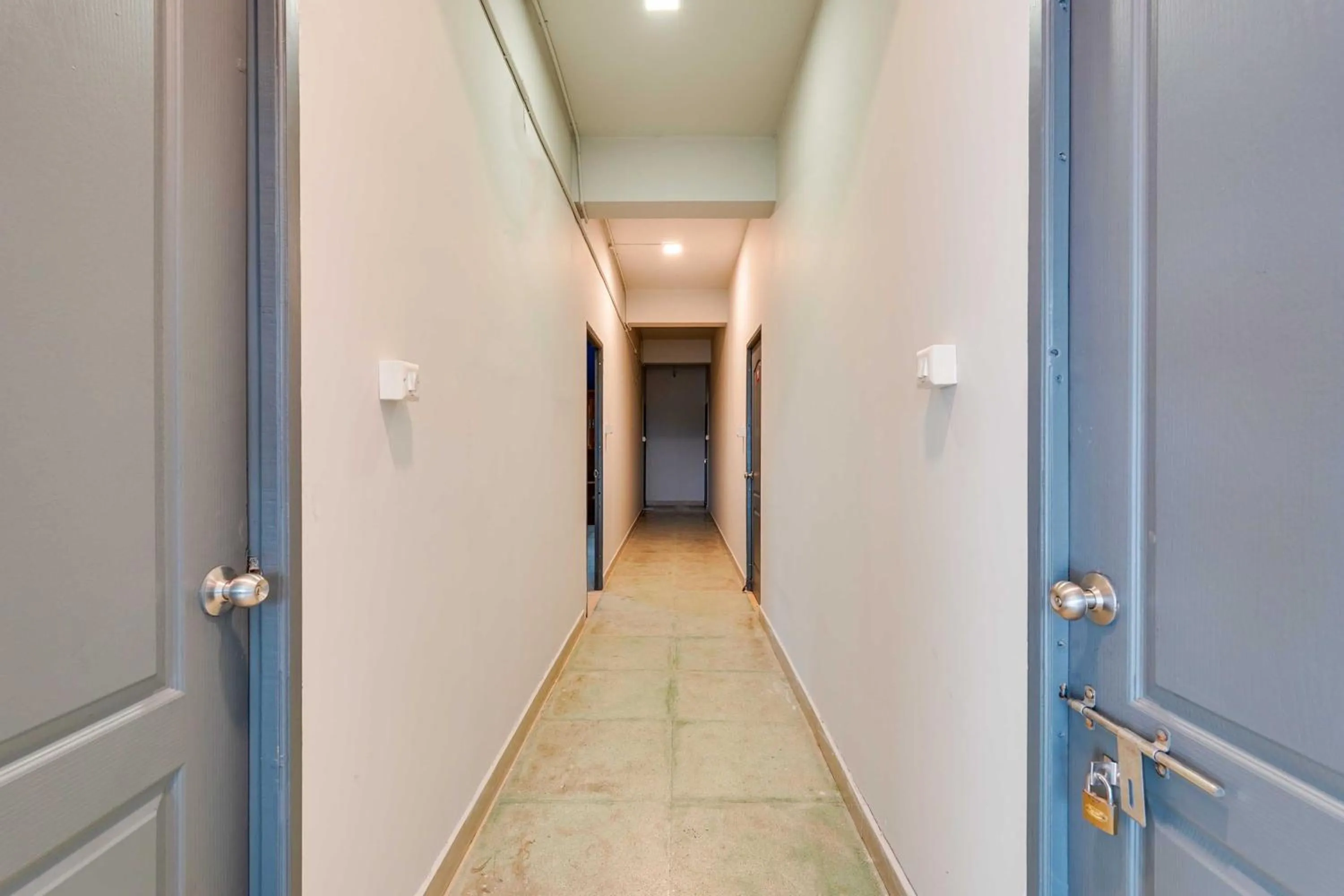 Lobby or reception in Collection O Chennai Nemmeli Bridge