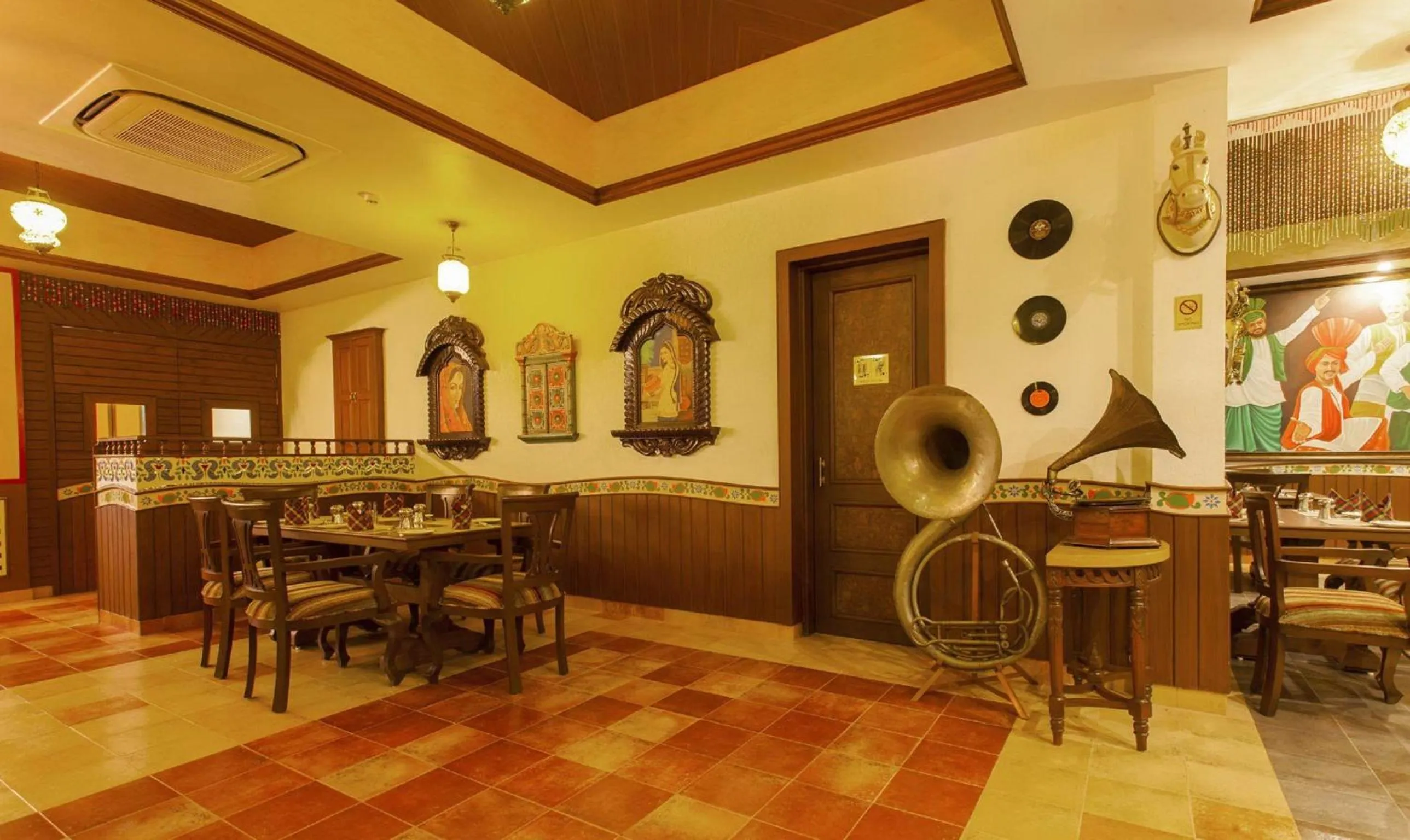 Restaurant/places to eat in Regency Lagoon Resort