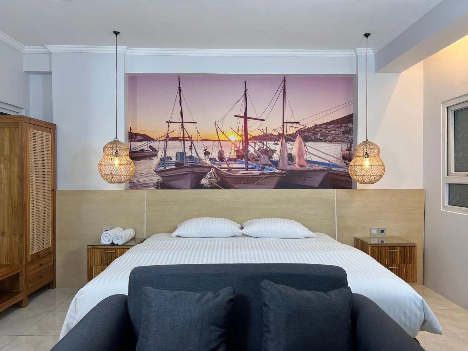 Bedroom, Bed in Fastrooms Bekasi