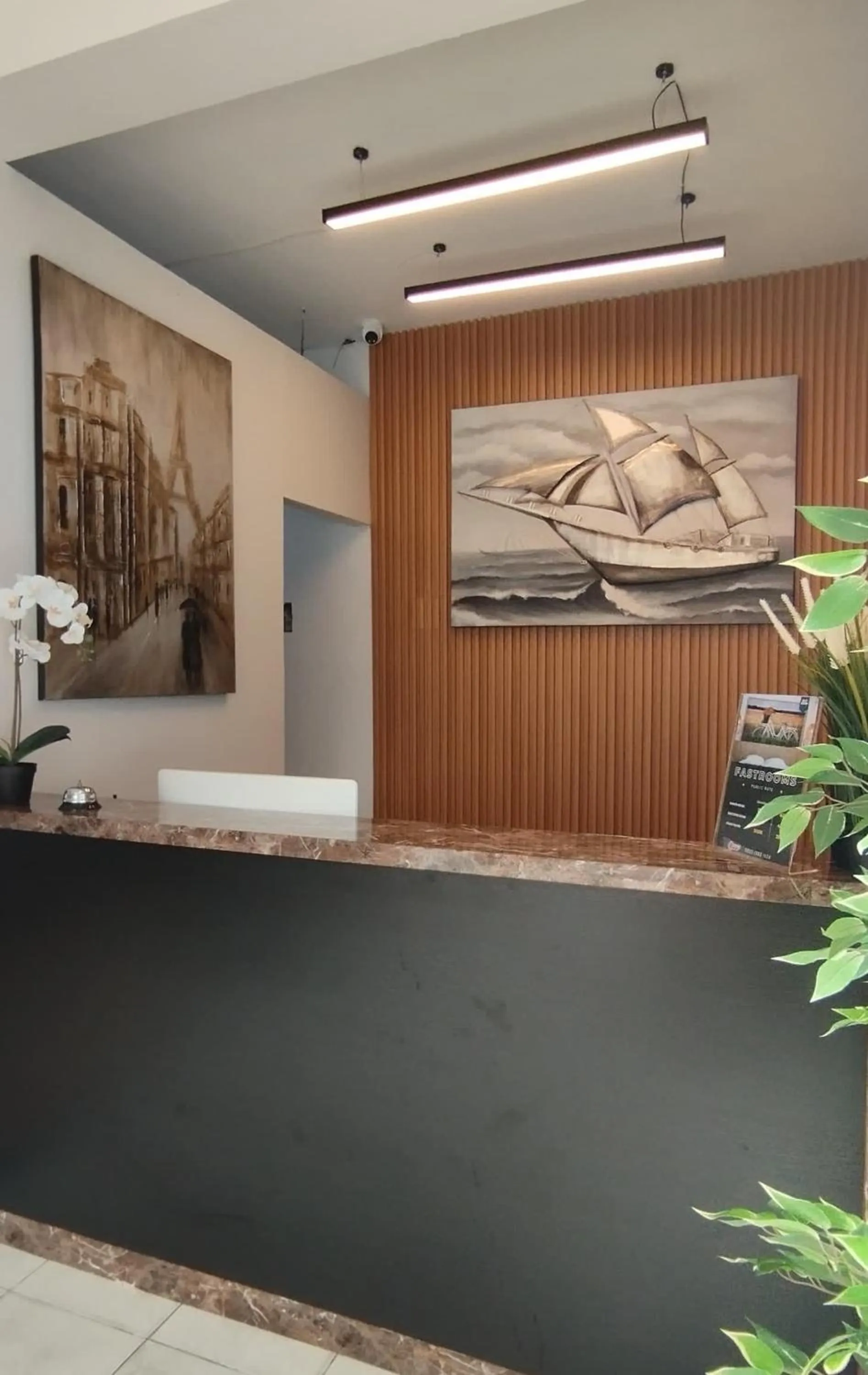 Lobby or reception in Fastrooms Bekasi