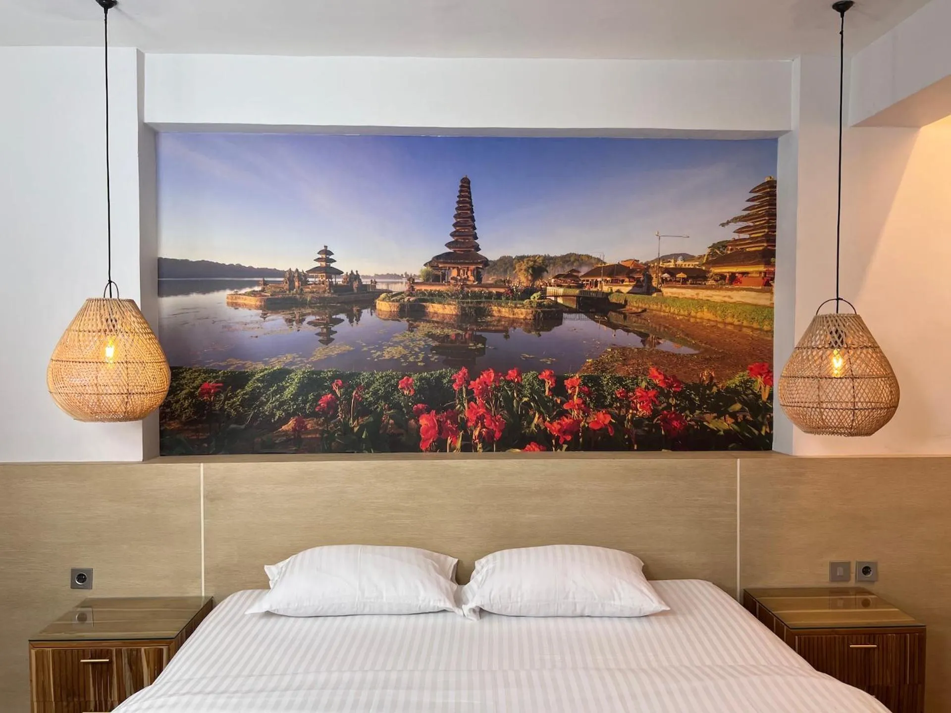 Bed in Fastrooms Bekasi