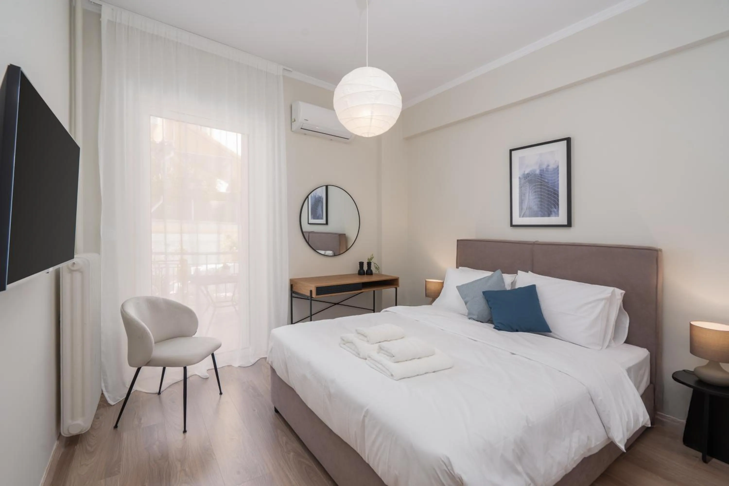 Spacious Luxury Apartment Near Piraeus Port