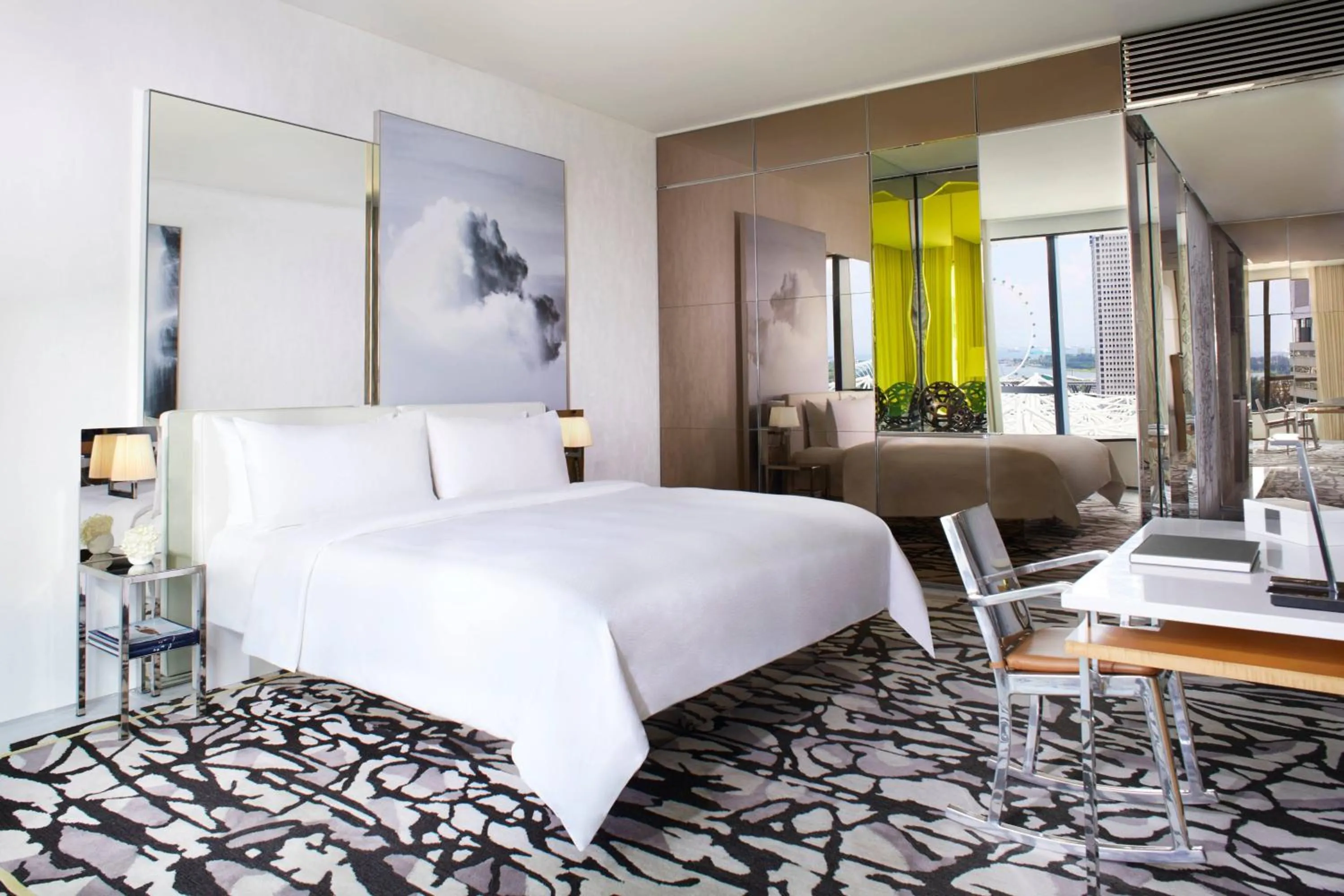 Lounge or bar, Bed in JW Marriott Hotel Singapore South Beach