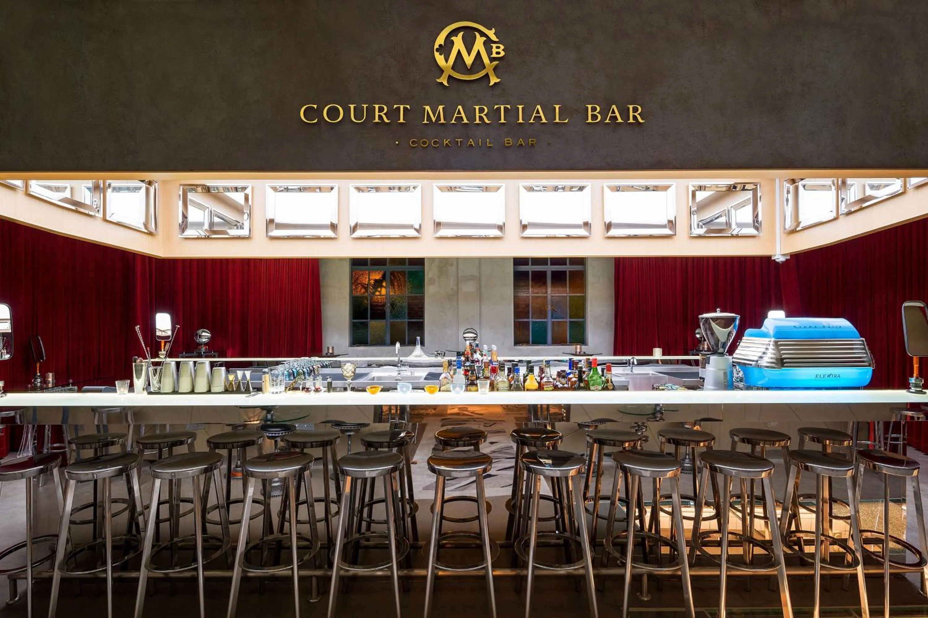 Lounge or bar in JW Marriott Hotel Singapore South Beach