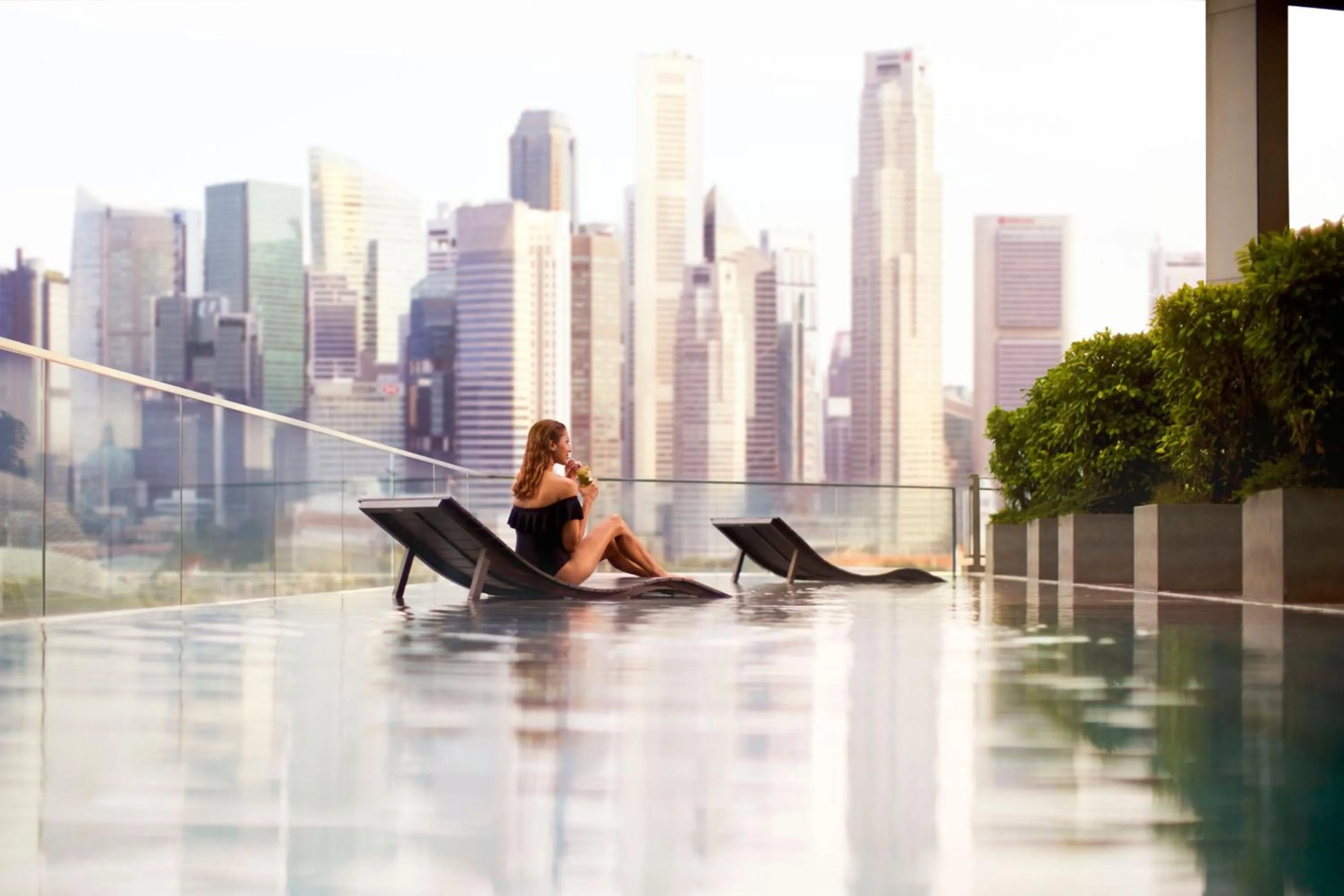 Swimming pool in JW Marriott Hotel Singapore South Beach