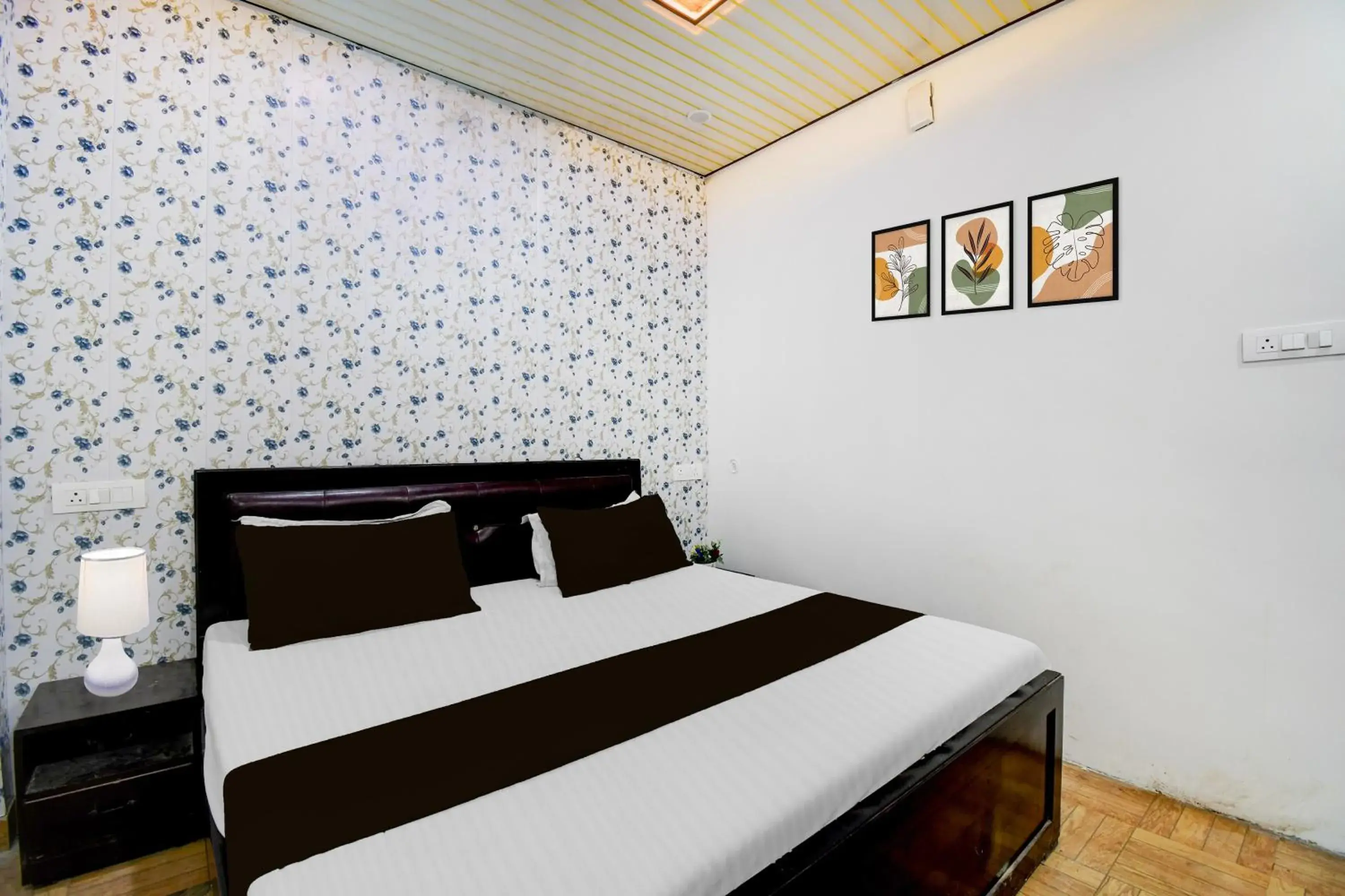 Bedroom, Bed in Super Hotel O Ambedkar Park Gorakhpur Formerly Mayur Residency Bedroom, Bed in Super Hotel O Ambedkar Park Gorakhpur Formerly Mayur Residency