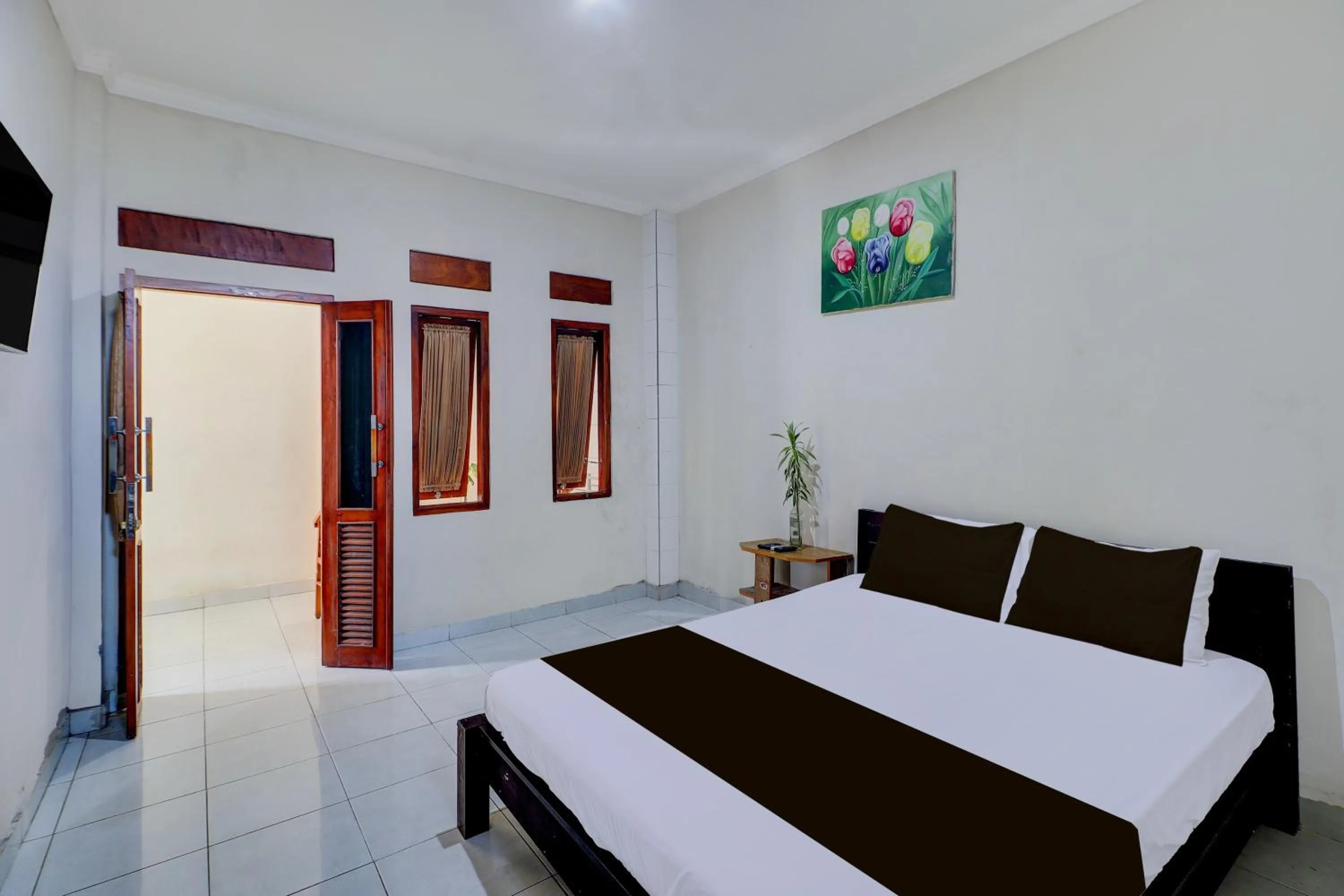 Bedroom, Bed in Collection O Budget Door Legian Inn @Poppies Road