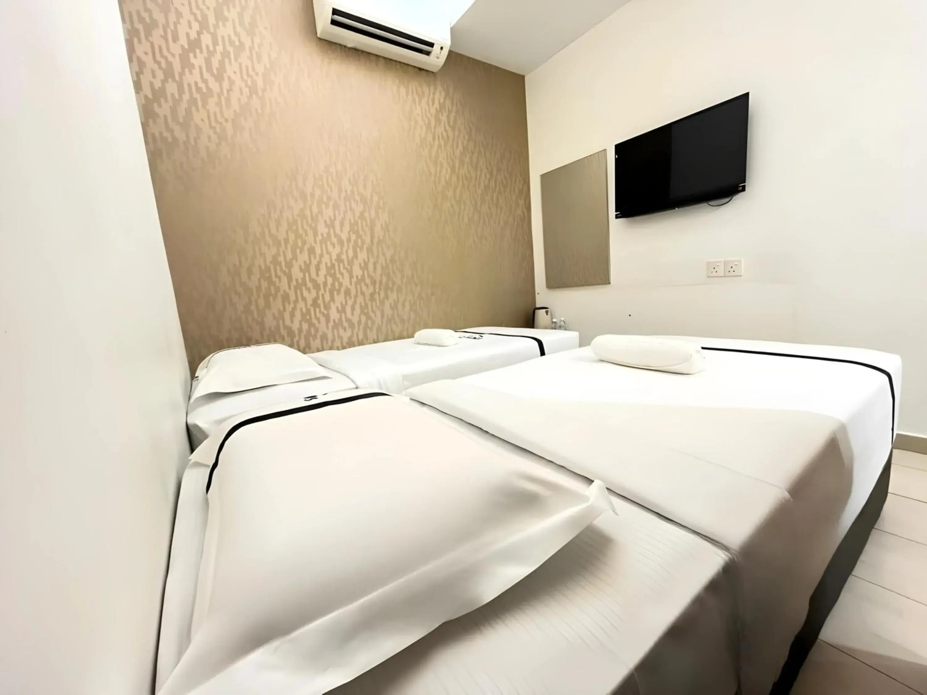 Twin Room in Smile Hotel The Mines Seri Kembangan Twin Room in Smile Hotel The Mines Seri Kembangan