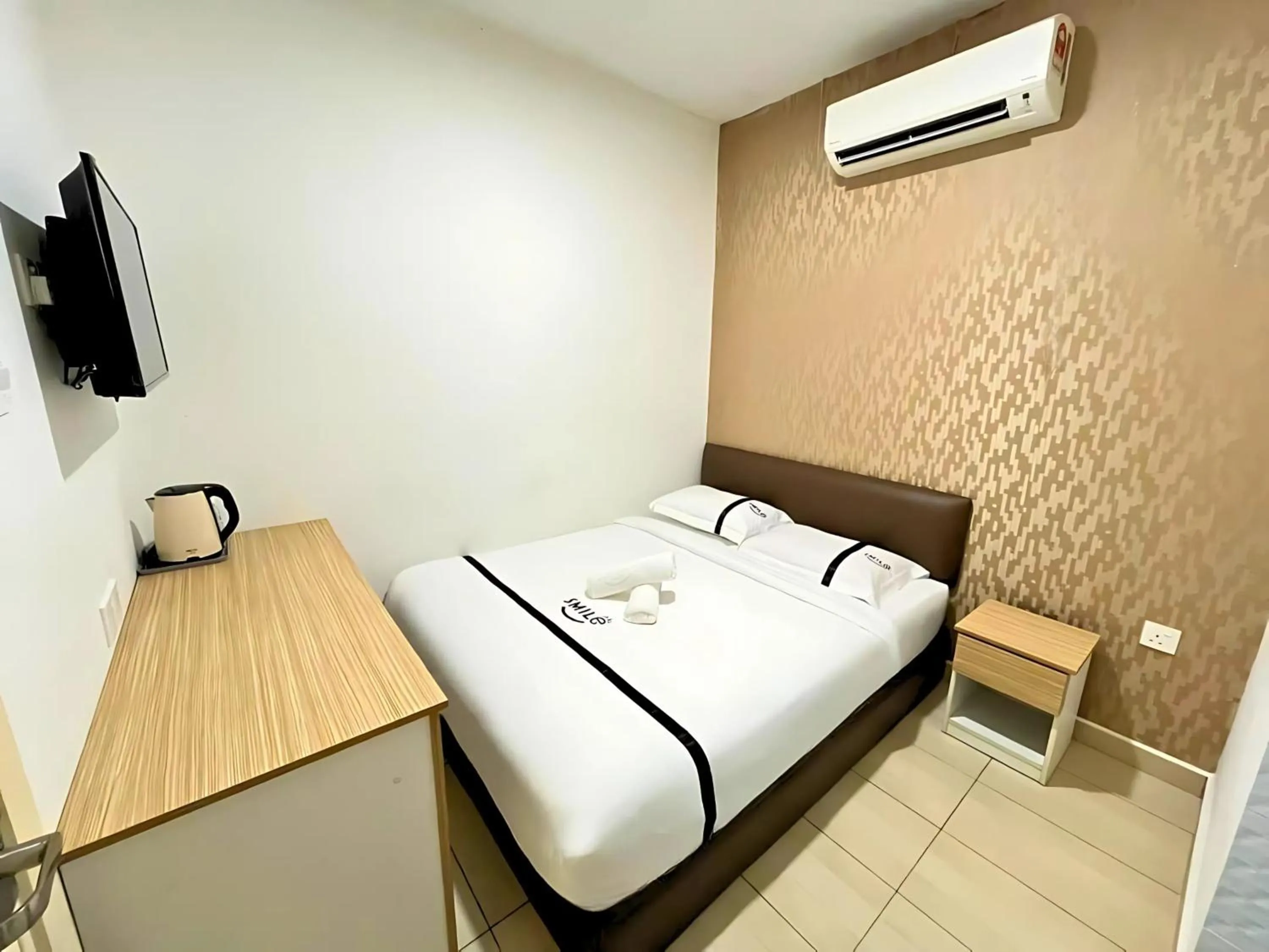Bedroom, Bed in Smile Hotel The Mines Seri Kembangan