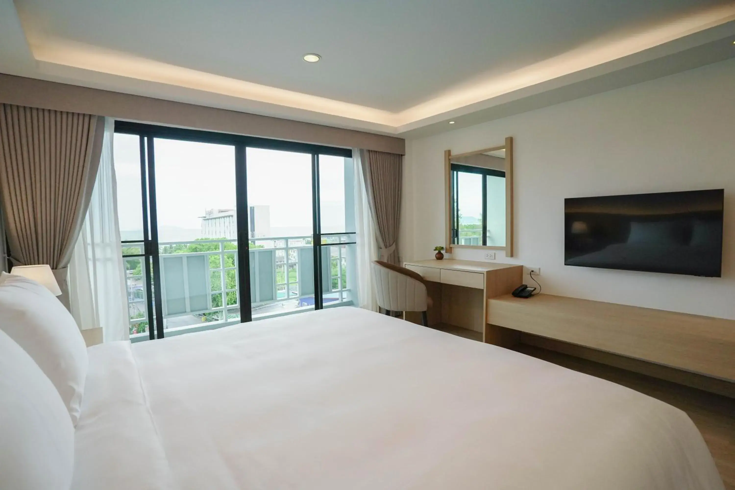 Deluxe Double Room with Sea View in The Kite Hotel Bangsaen by Koko Deluxe Double Room with Sea View in The Kite Hotel Bangsaen by Koko