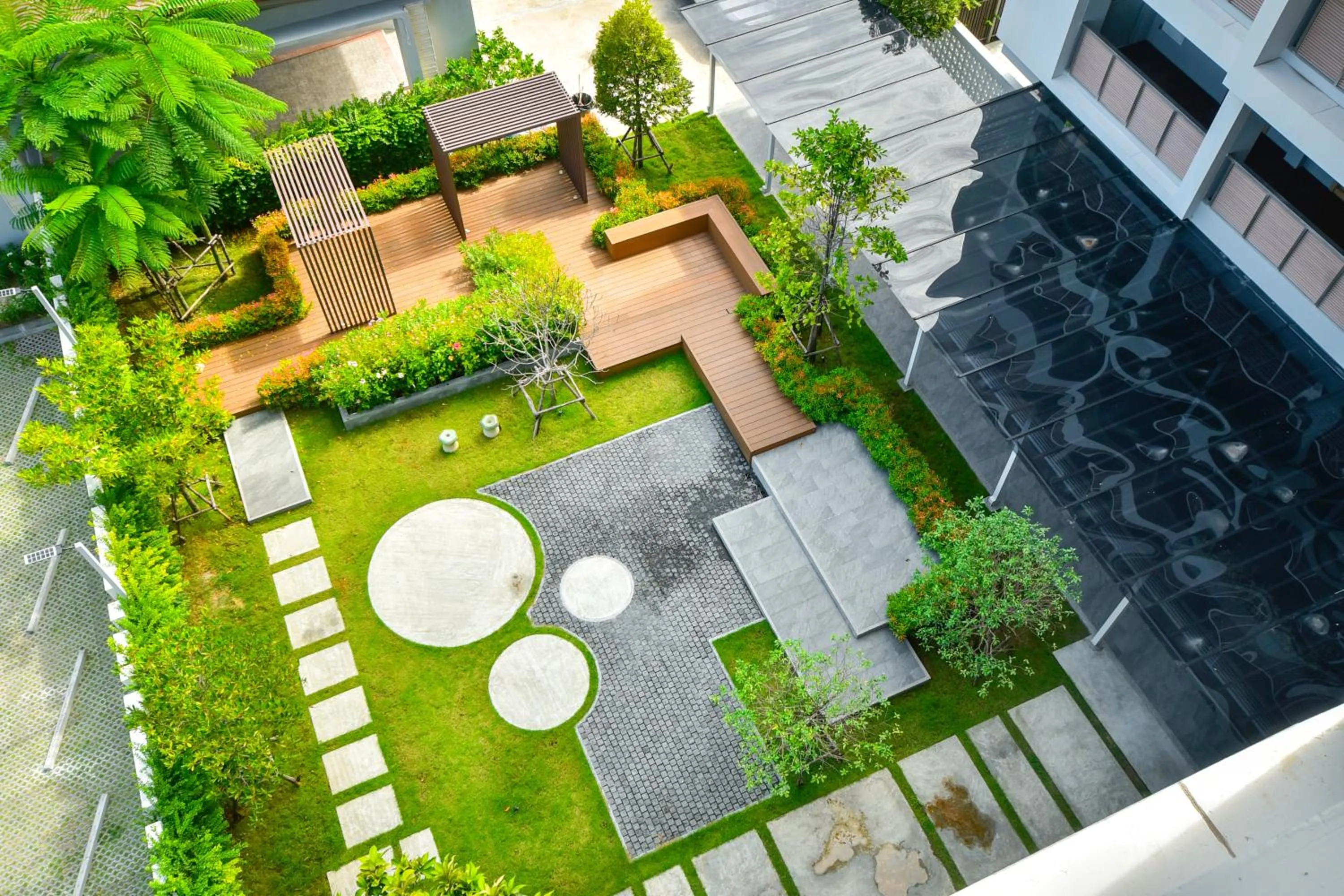 Garden in The Kite Hotel Bangsaen by Koko