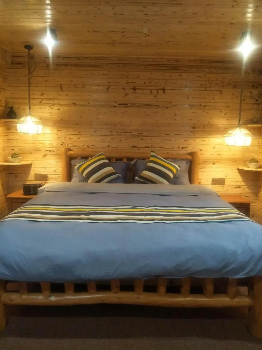 Bed in Nanjing Tulou Qingdelou Inn