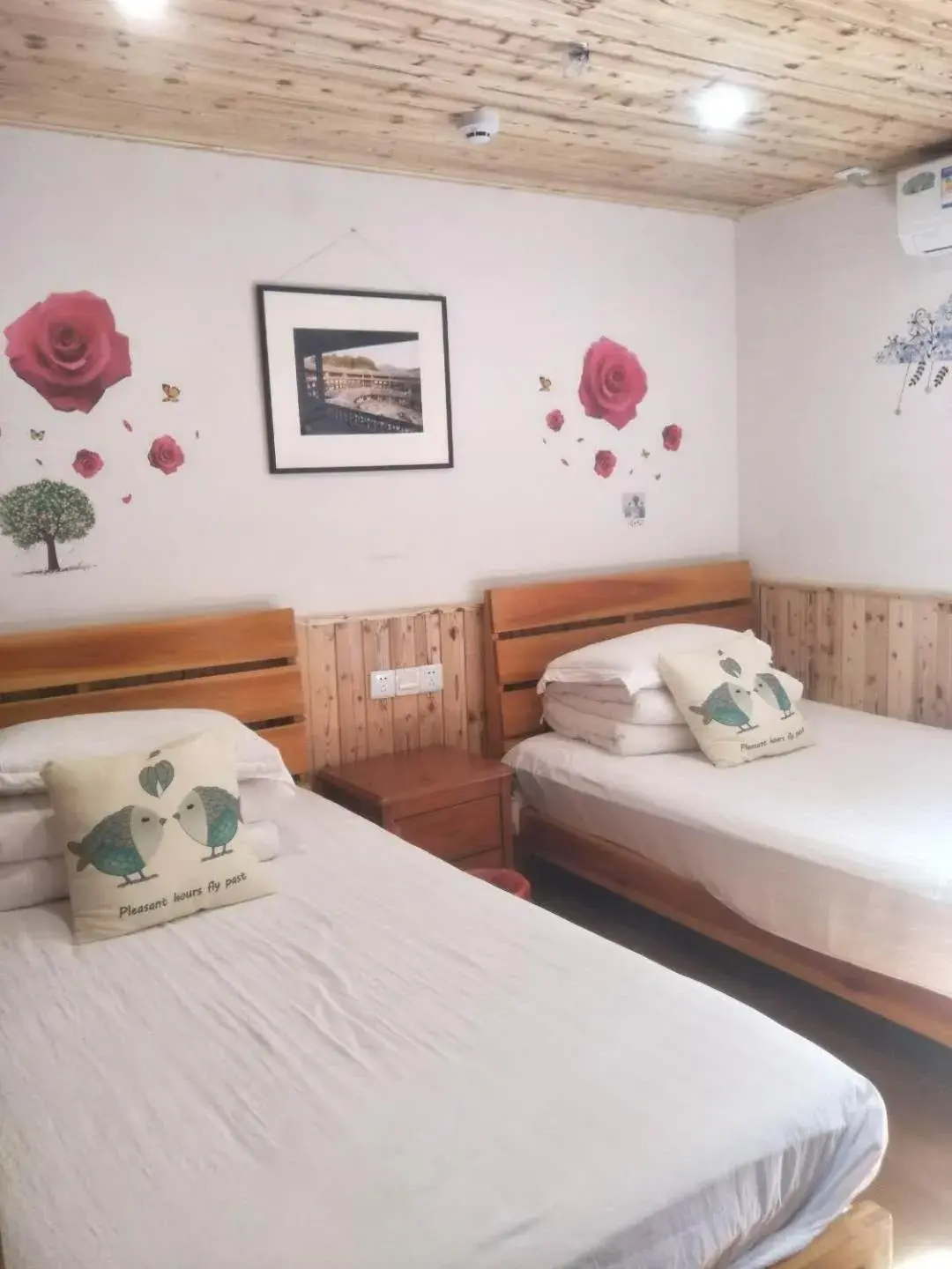 Twin Room with Private Bathroom in Nanjing Tulou Qingdelou Inn Twin Room with Private Bathroom in Nanjing Tulou Qingdelou Inn