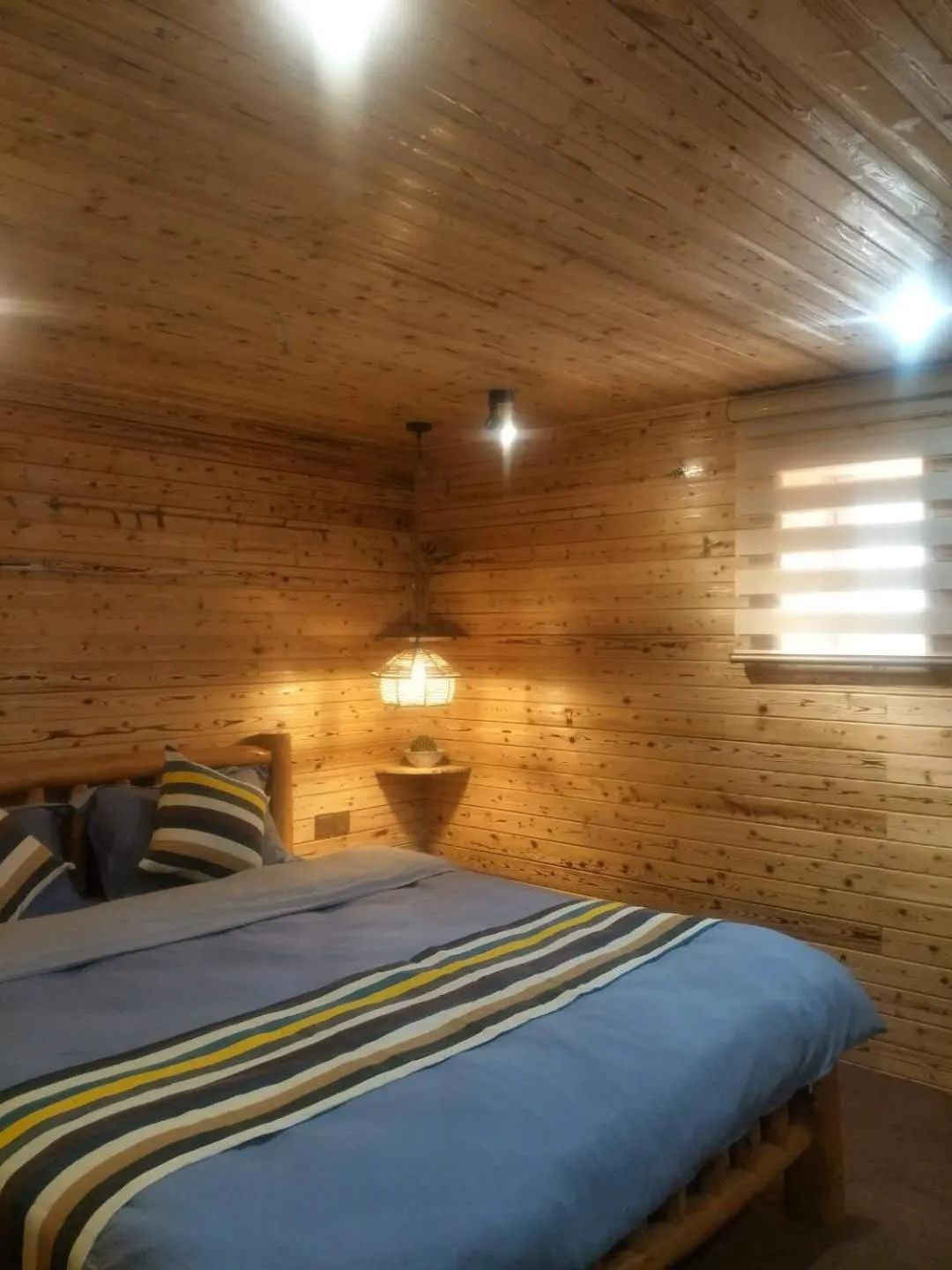 Bed in Nanjing Tulou Qingdelou Inn