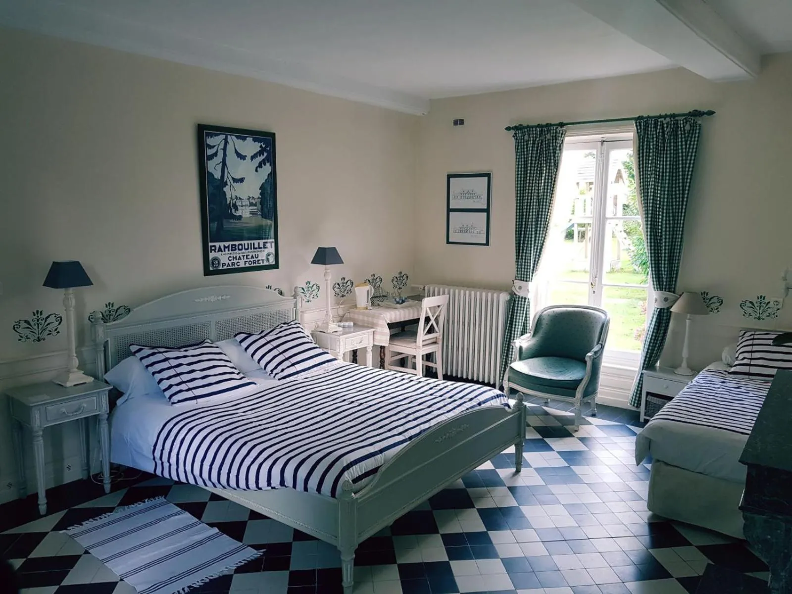 Photo of the whole room, Bed in Manoir de l'As de Trèfle