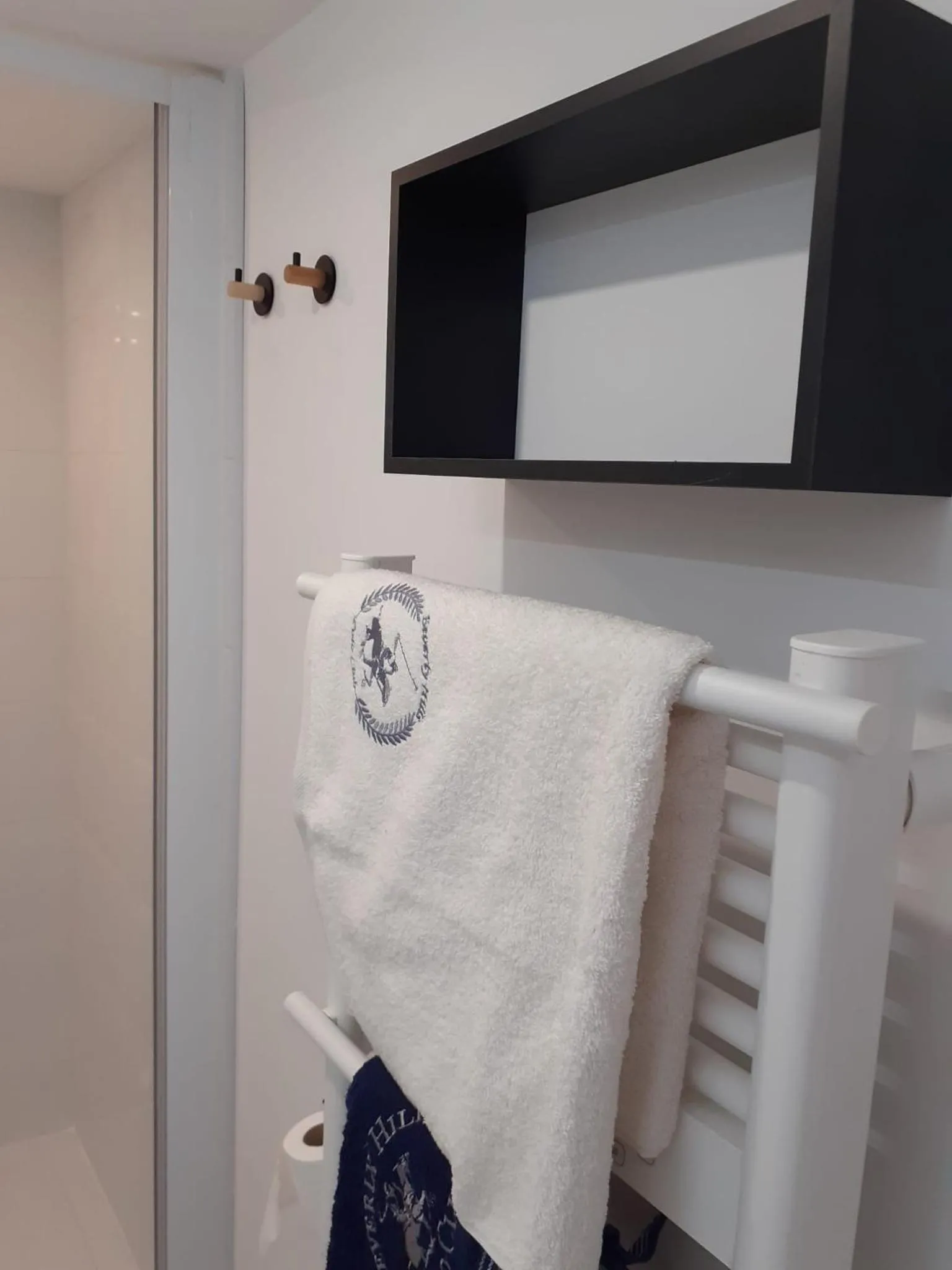 towels, Bed in Manoir de l'As de Trèfle