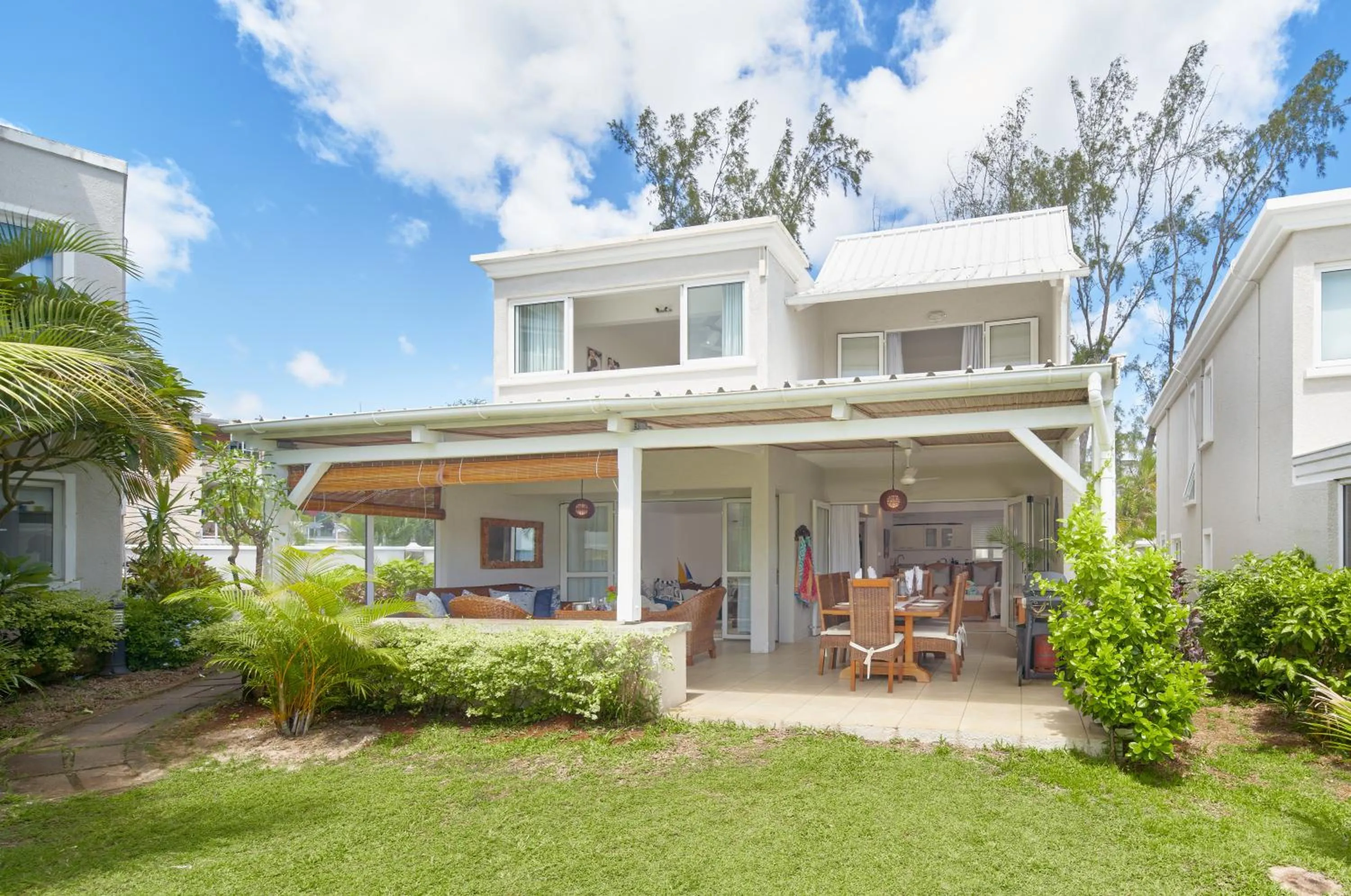 Property building in White Oaks Villas