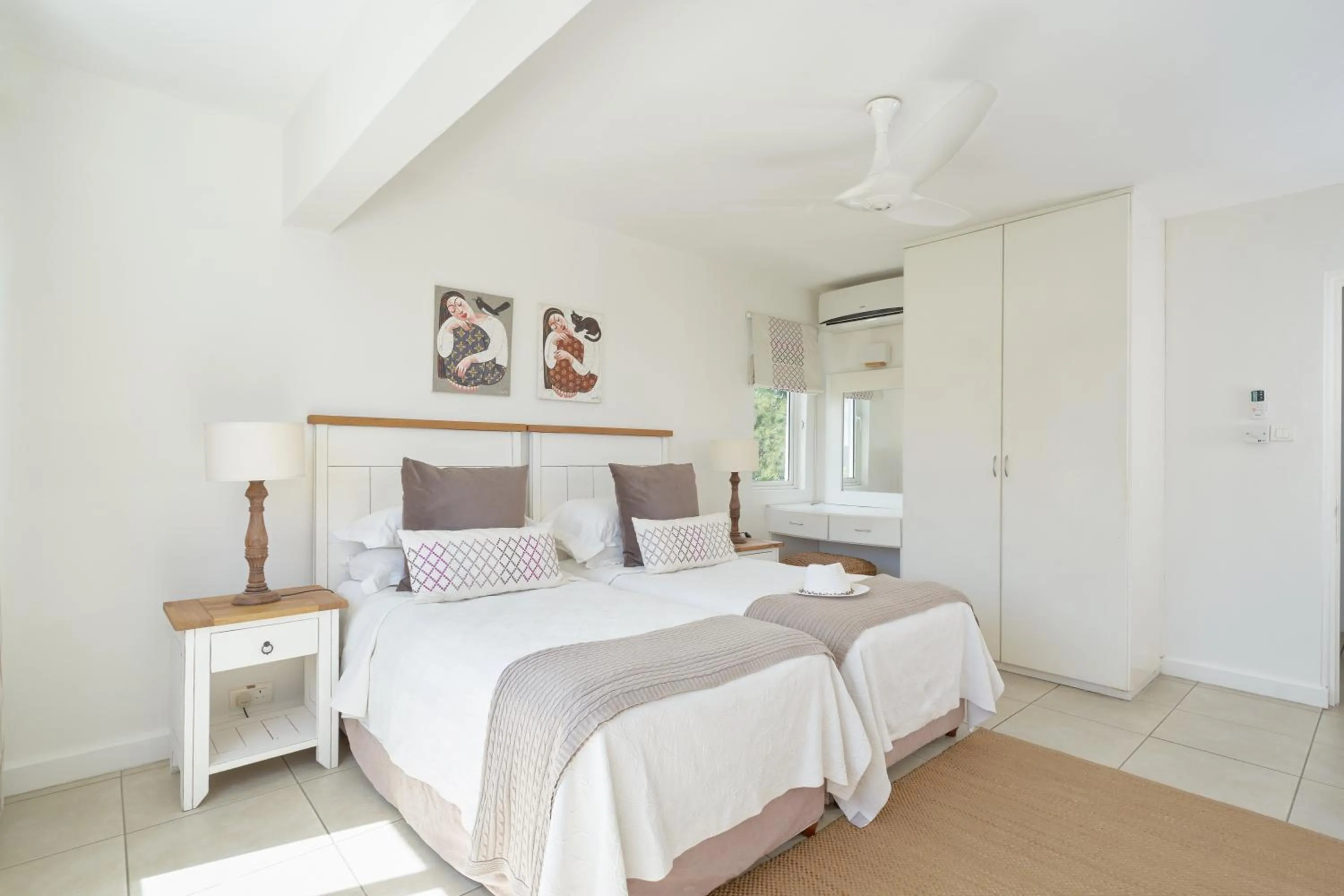 Bedroom, Bed in White Oaks Villas