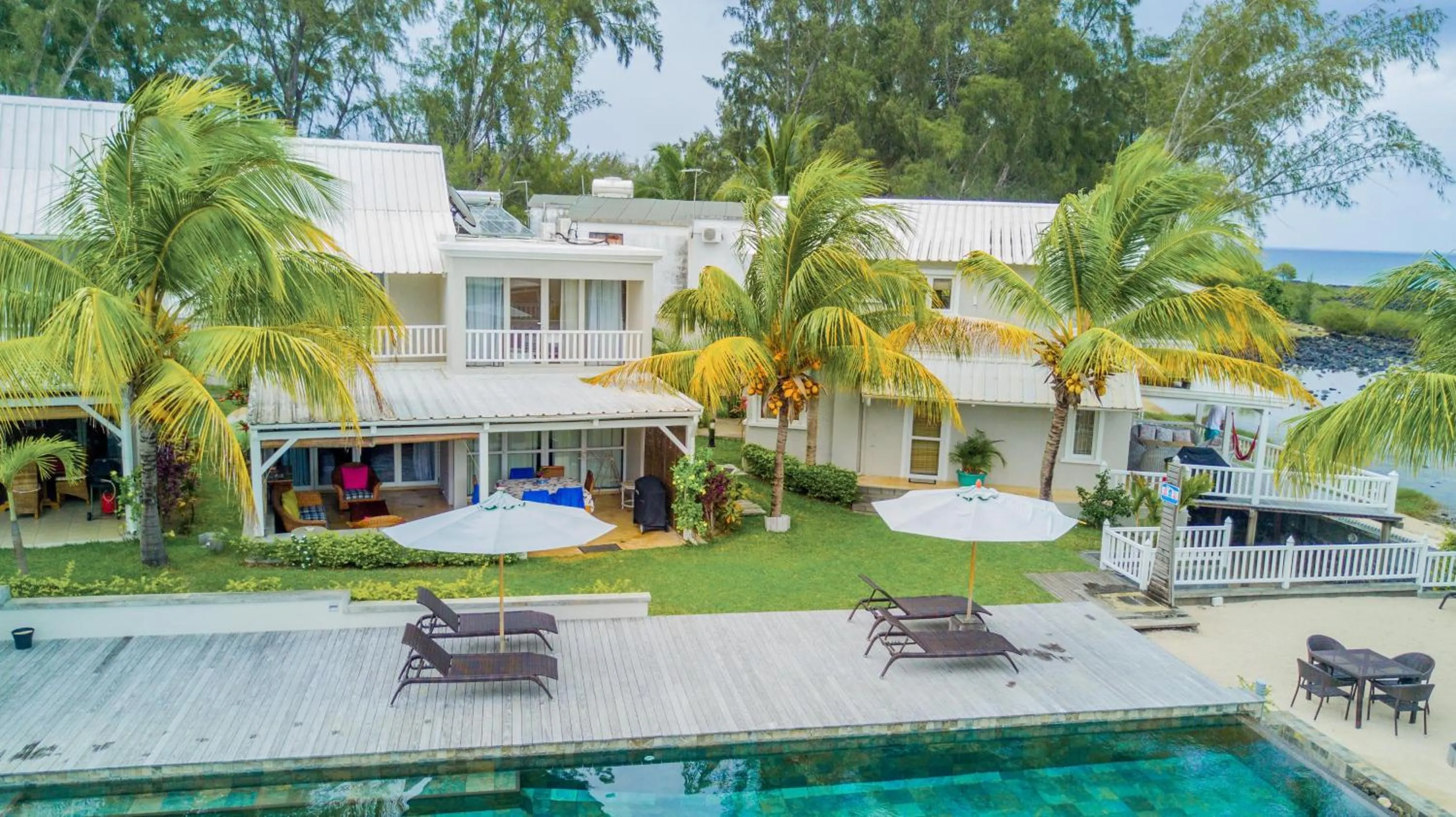 Property building in White Oaks Villas