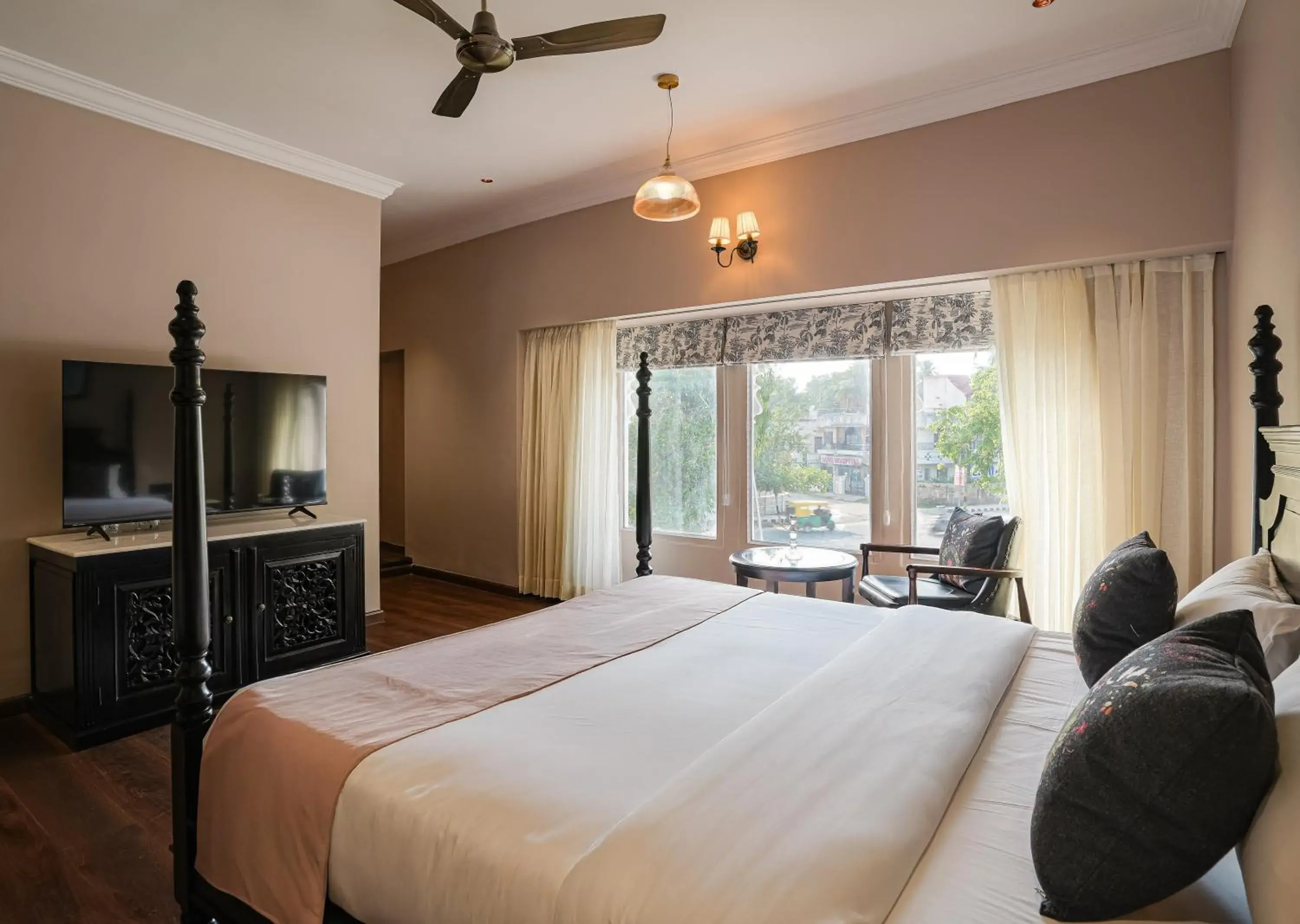 Superior King Room in Chandralok - A Boutique Hotel in Udaipur Near Fateh Sagar Lake Superior King Room in Chandralok - A Boutique Hotel in Udaipur Near Fateh Sagar Lake