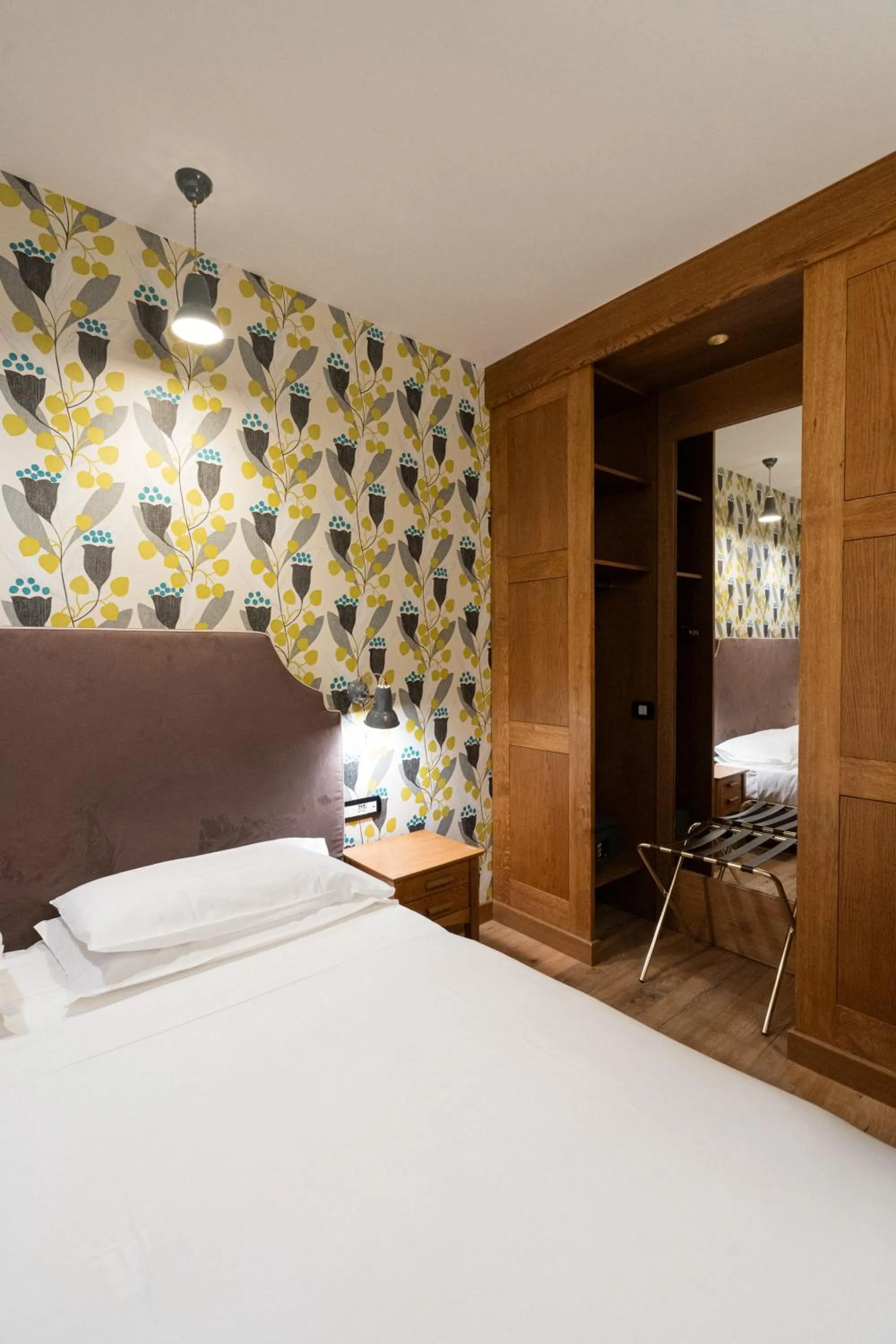 Photo of the whole room, Bed in Duca D'Aosta Hotel