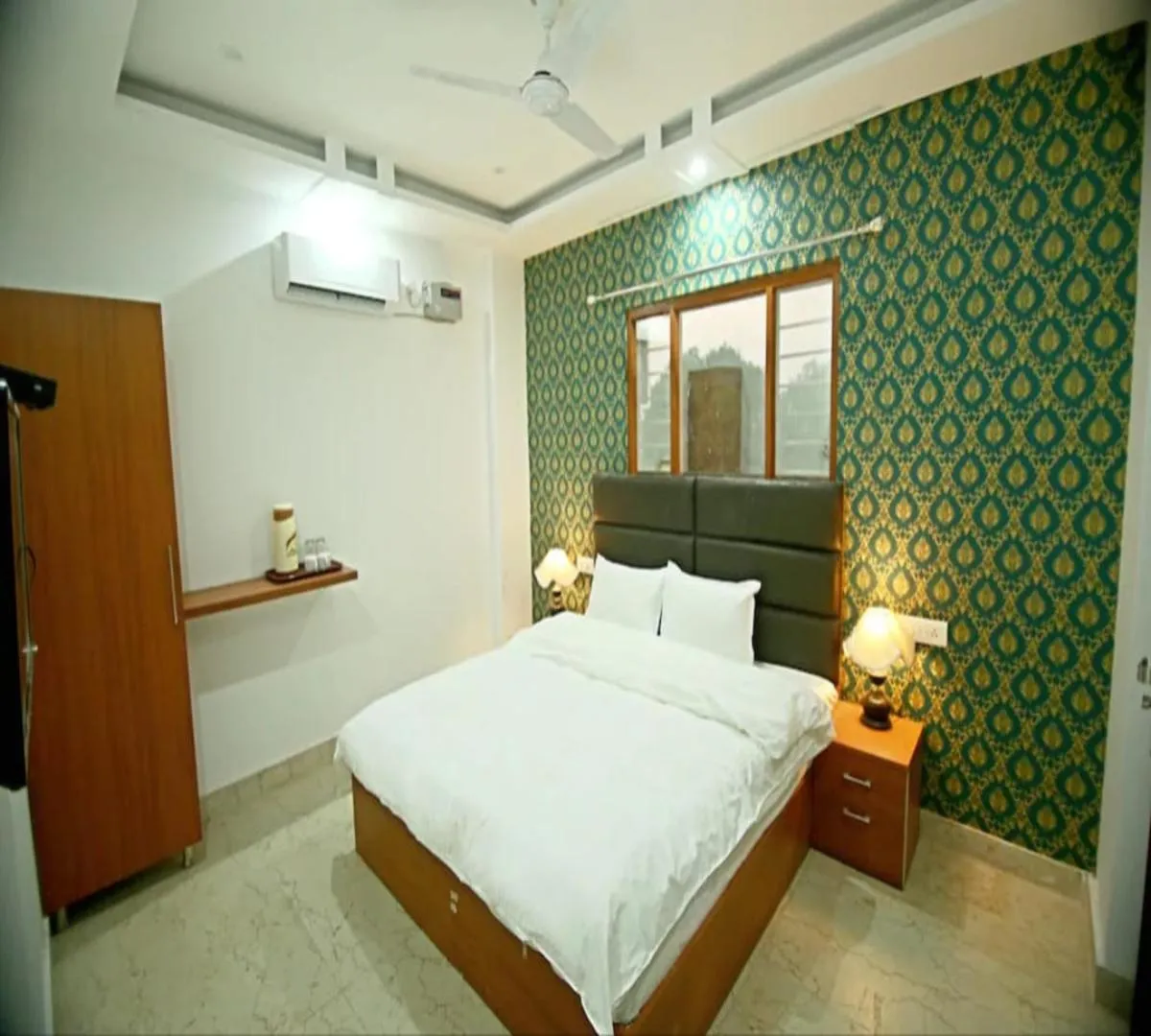 Bed in Hotel Namo Gange