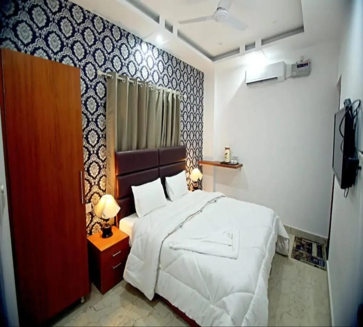 Bed in Hotel Namo Gange