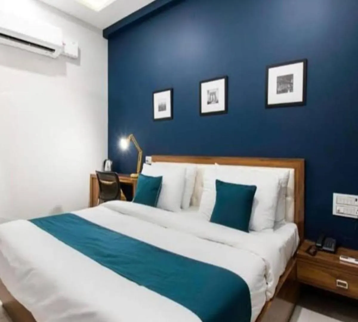 Bed in Hotel Namo Gange